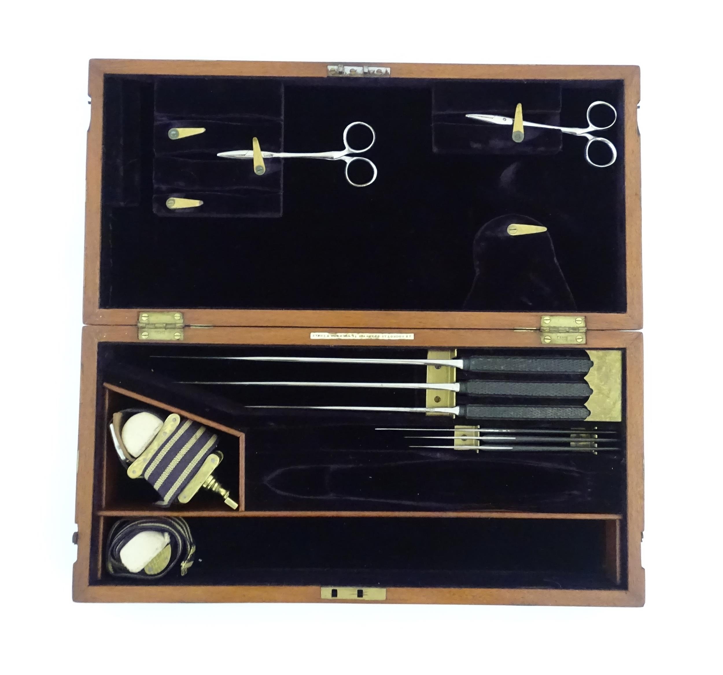 Medical / Surgical interest : A late 19th / early 20thC surgical instruments by Evans & Wormull, - Image 6 of 18