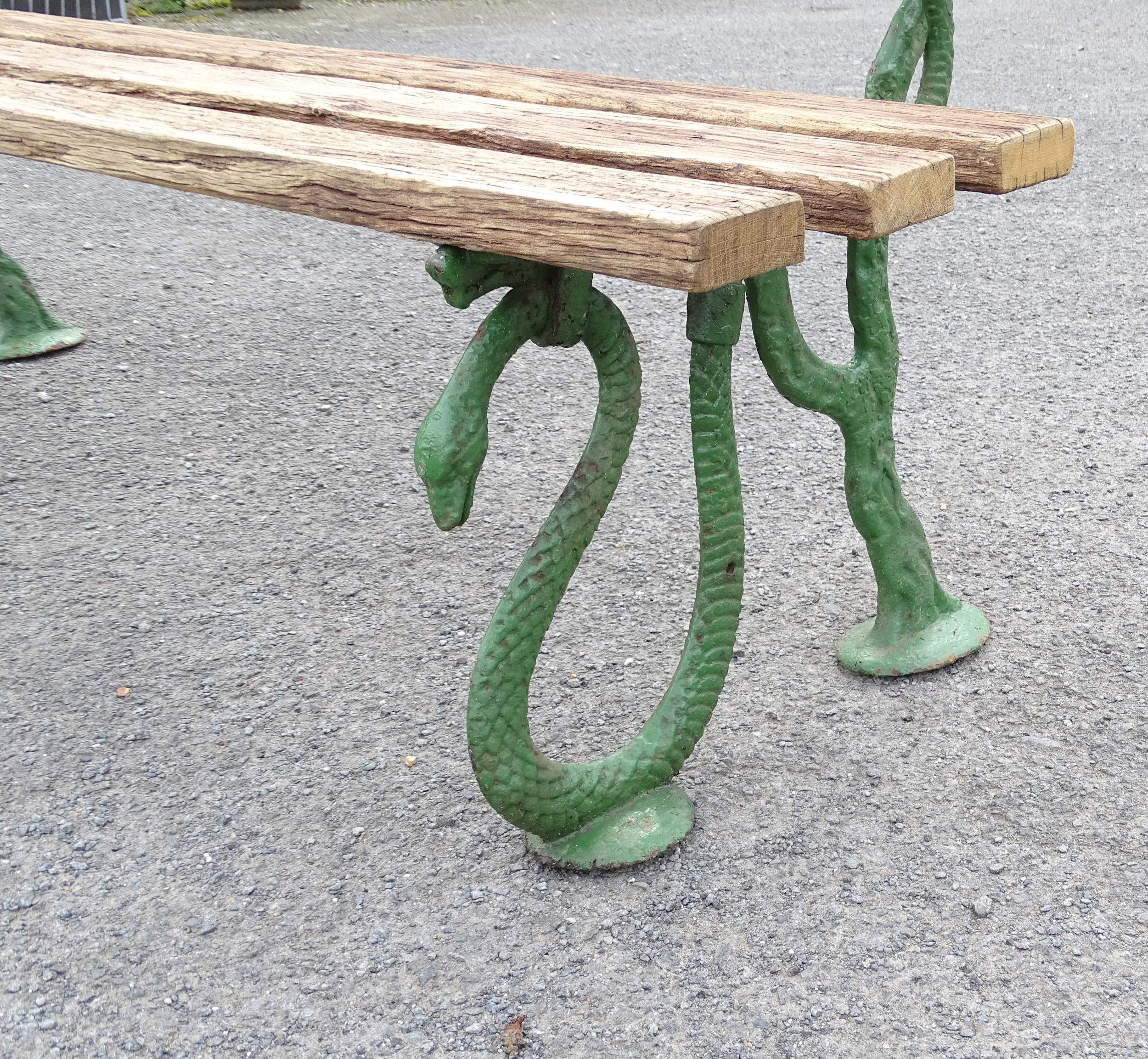 Garden & Architectural : a Coalbrookdale style cast iron and oak slatted garden bench, the - Image 4 of 8