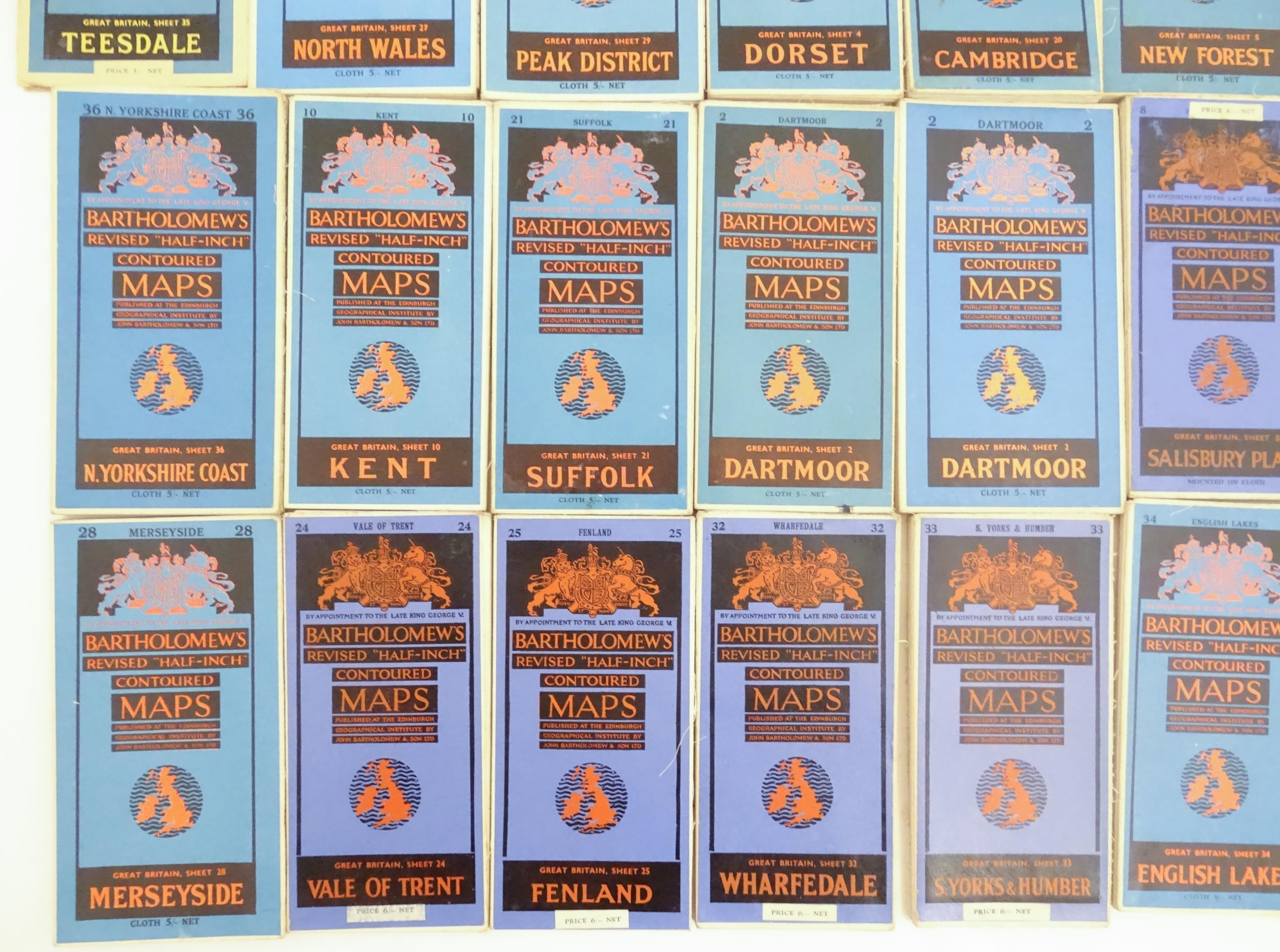 A quantity of assorted 20thC Bartholomew road maps to include Cambridge, Dorset, New Forest, Sussex, - Image 10 of 21