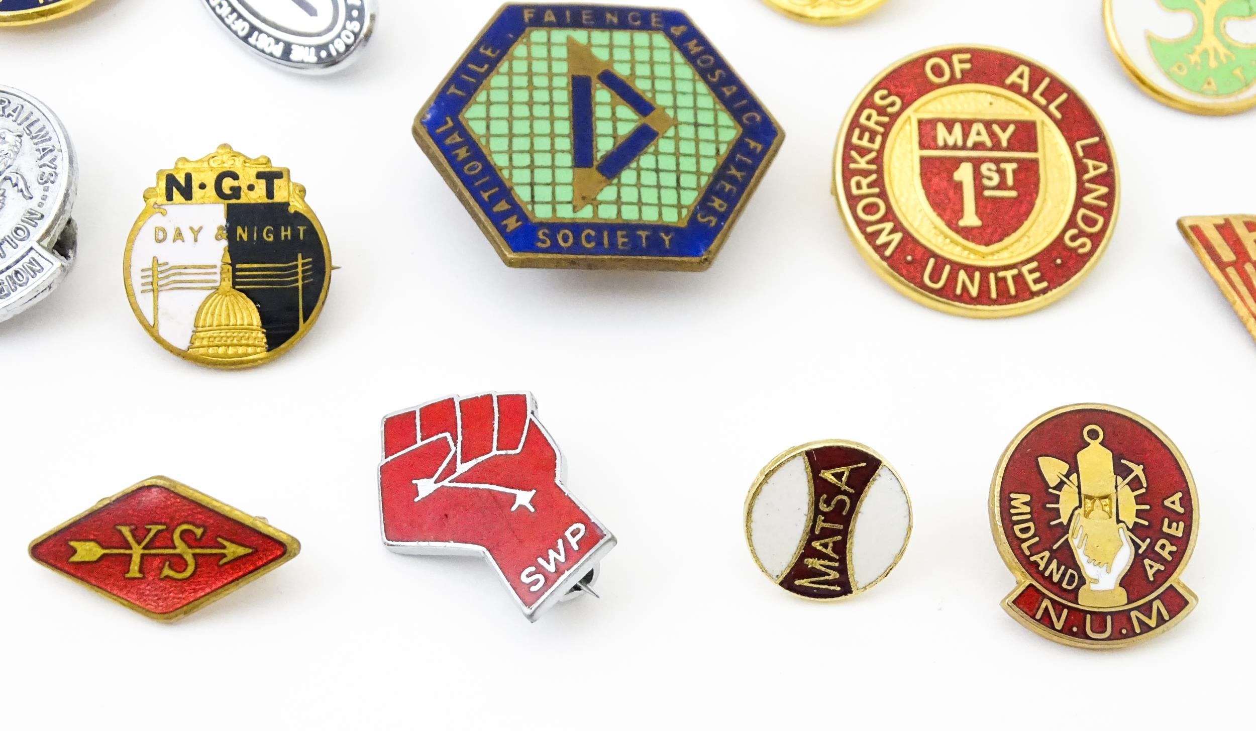 Trade Union Interest: a quantity of assorted badges, pins, etc. to include National Society of Tile, - Image 8 of 10