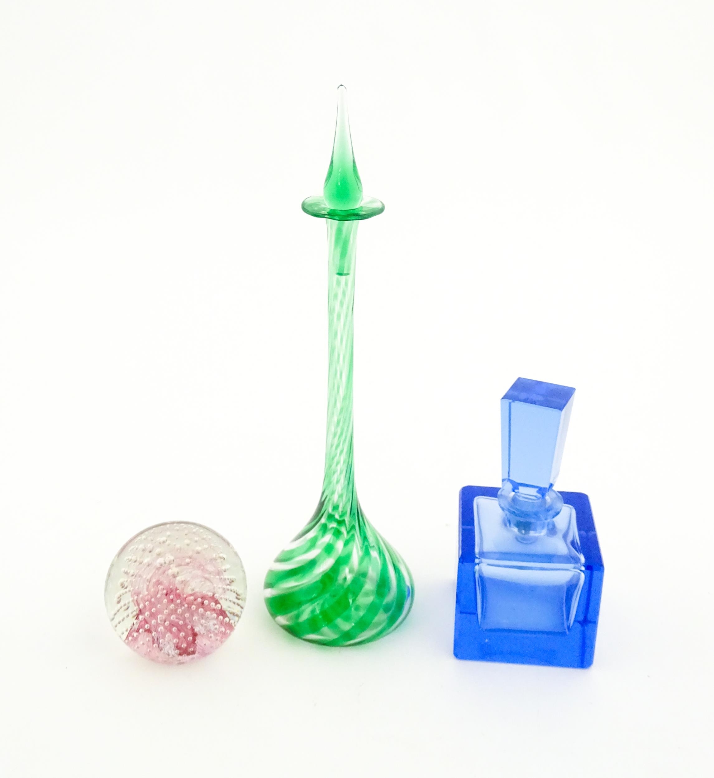 Three assorted items of art glass to include a retro blue glass perfume / scent bottle and - Image 6 of 9