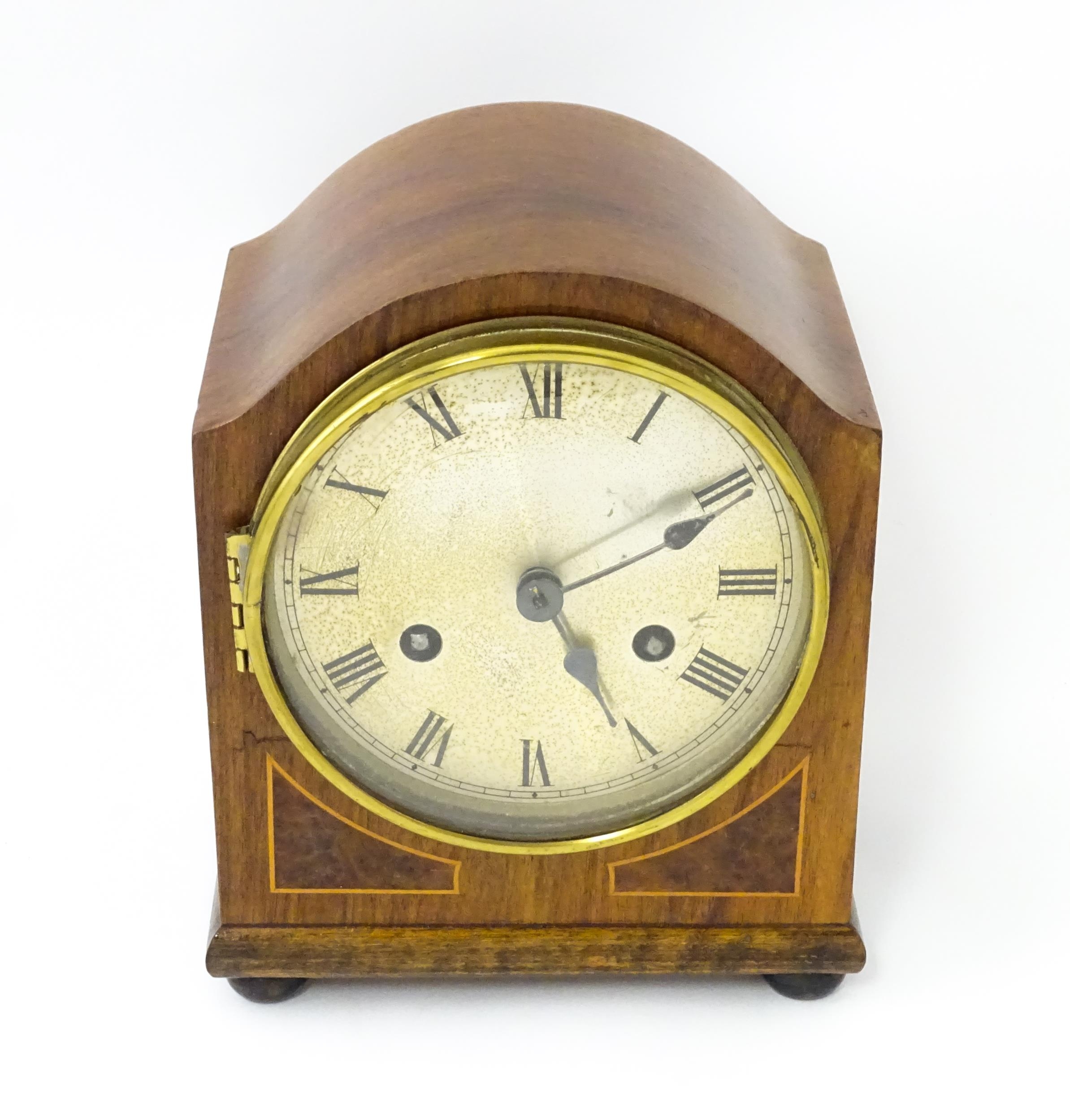 An early 20thC German walnut cased mantle clock with burr walnut veneered detail and satinwood - Image 3 of 10