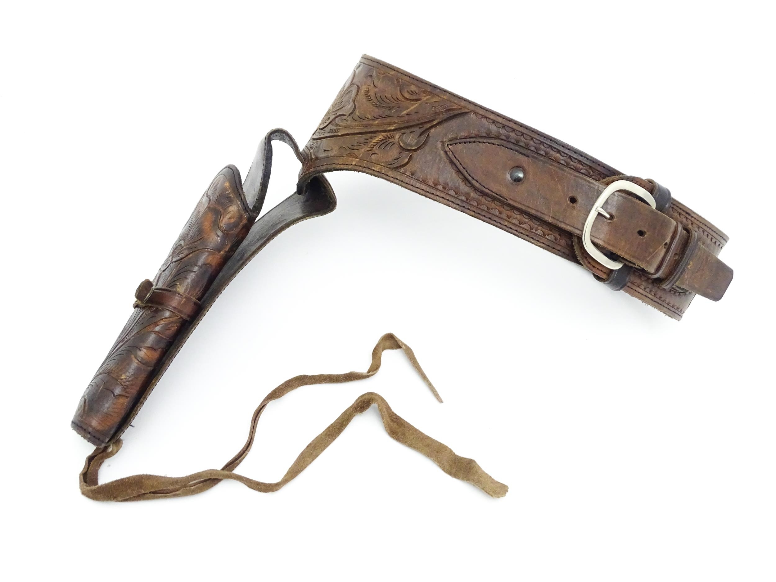 Militaria: a western pistol belt / bandolier with holster and provision for 11 bullets, the