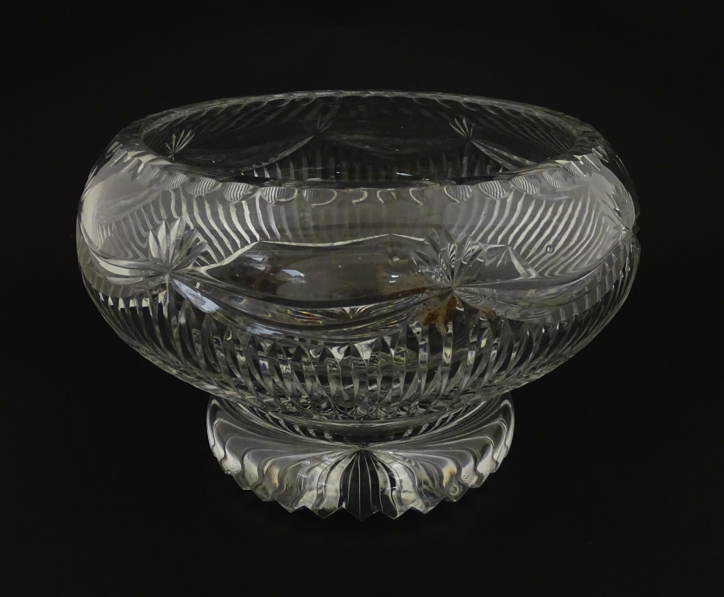 A cut crystal glass bowl, possibly Waterford. Approx. 6 1/2" high Please Note - we do not make - Image 5 of 6