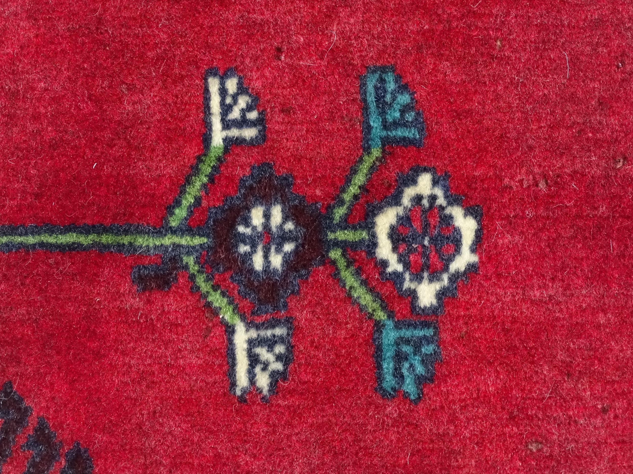 Carpet / Rug: A South West Persian Qashqai rug the red ground decorated with geometric motifs. - Image 8 of 9