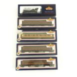 Toys - Model Train / Railway Interest : Five Bachmann scale model 00 gauge carriages / locomotives