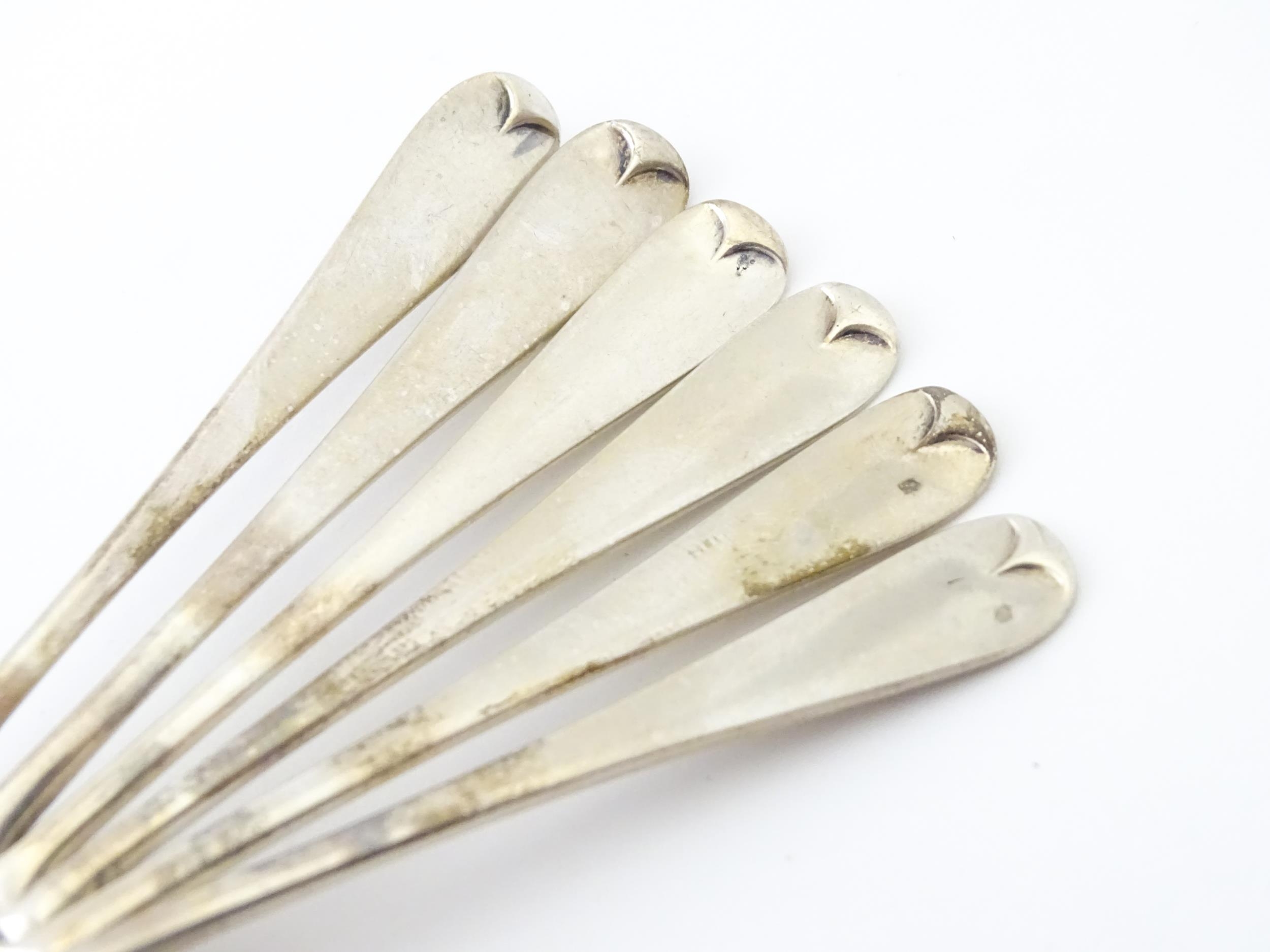 A set of six Victorian silver fancy back teaspoons with flowering urn detail, hallmarked London - Image 6 of 8