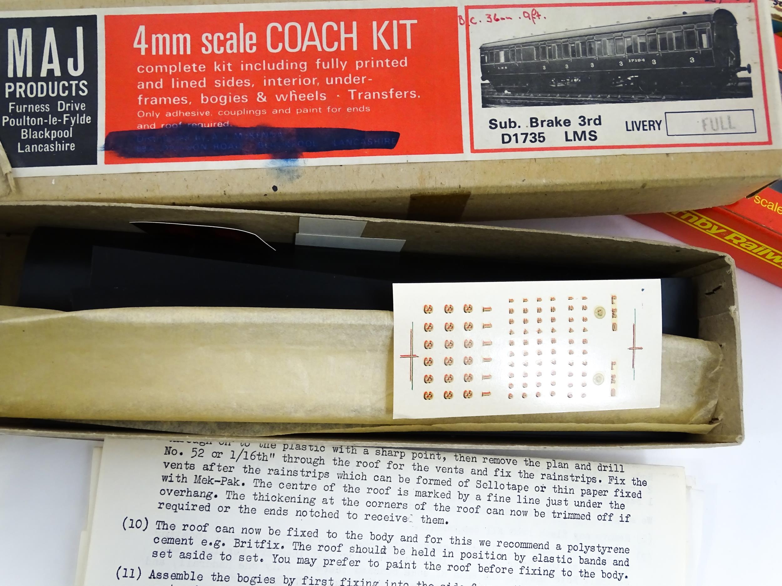 Toys - Model Train / Railway Interest : A quantity of assorted wagon / rolling stock kits to include - Image 2 of 14