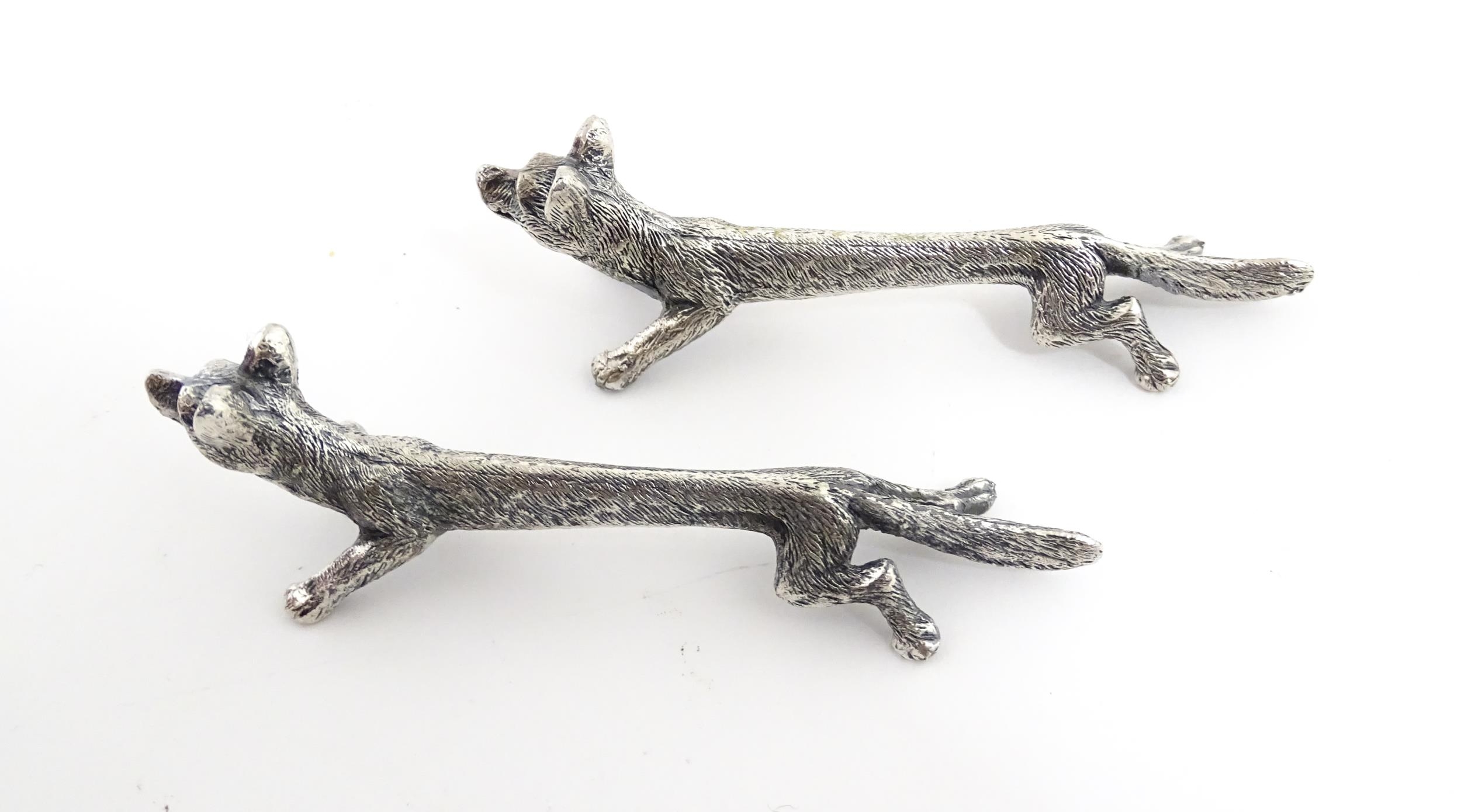 Three pairs of 20thC silver plate novelty knife rests modelled as hares, foxes and boars. Approx. - Image 13 of 15