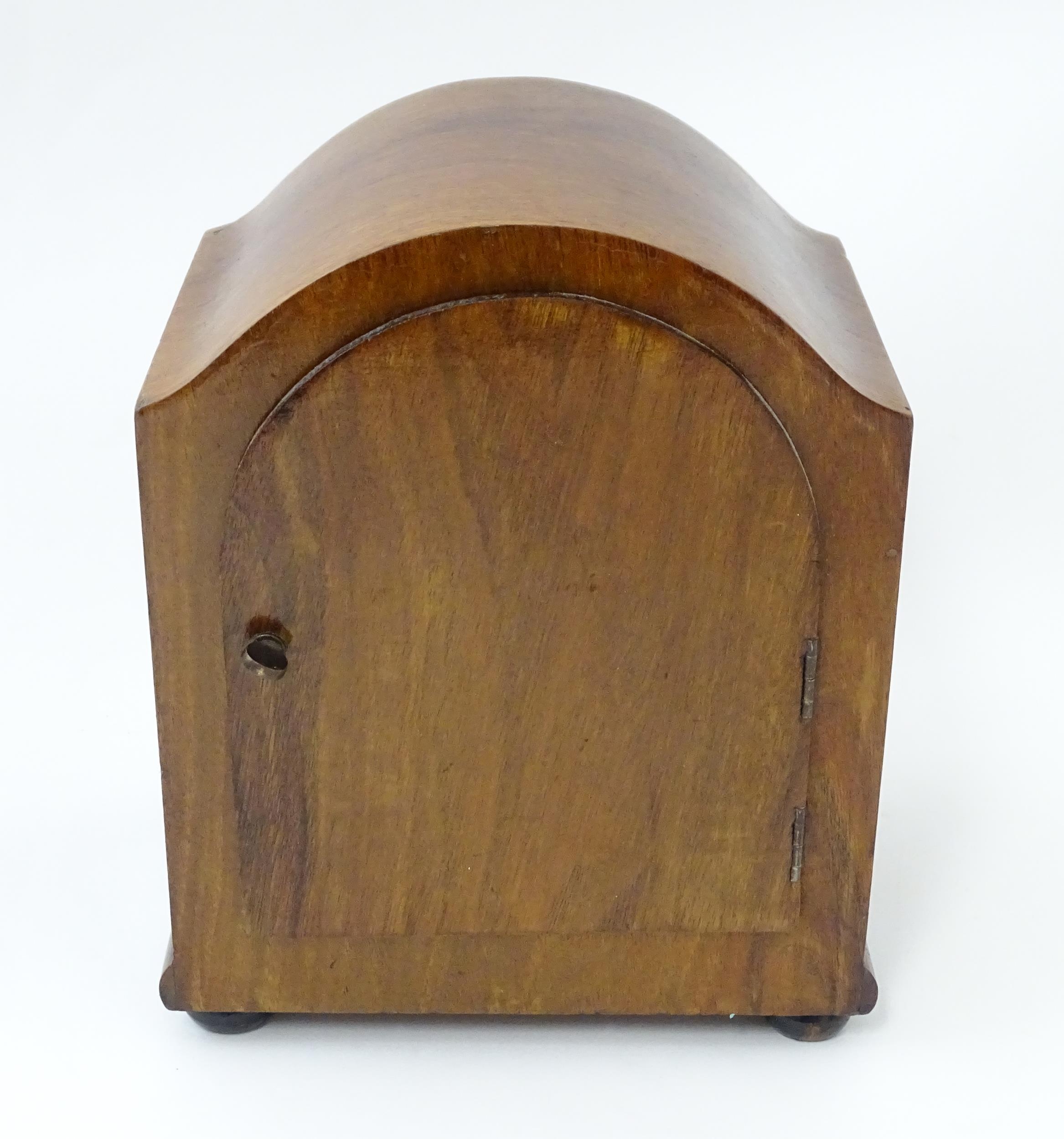 An early 20thC German walnut cased mantle clock with burr walnut veneered detail and satinwood - Image 7 of 10