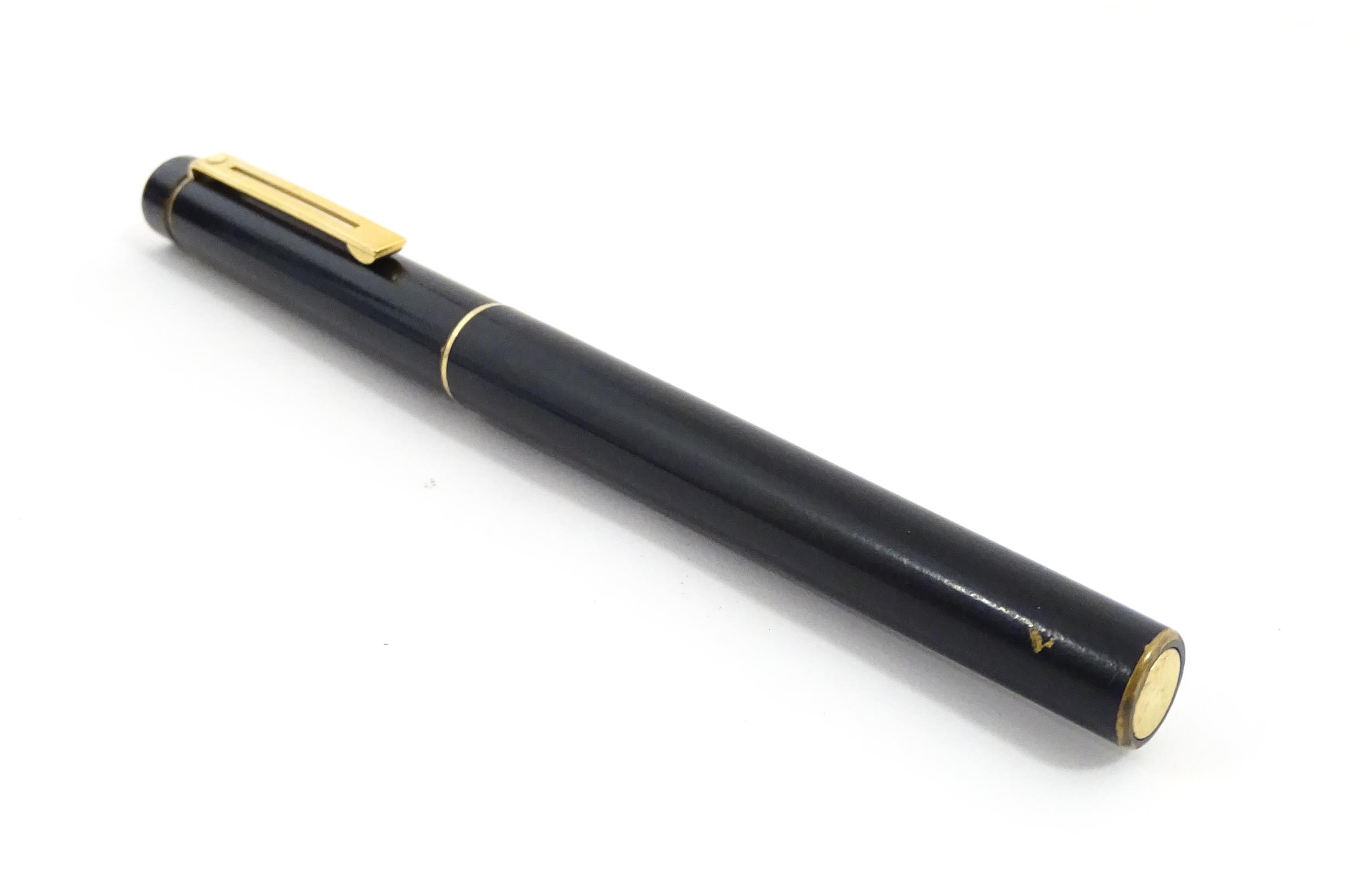 A Schaeffer 'Targa' fountain pen, with black barrel and cap, 14k gold nib, approx 5 3/8" long Please - Image 10 of 10