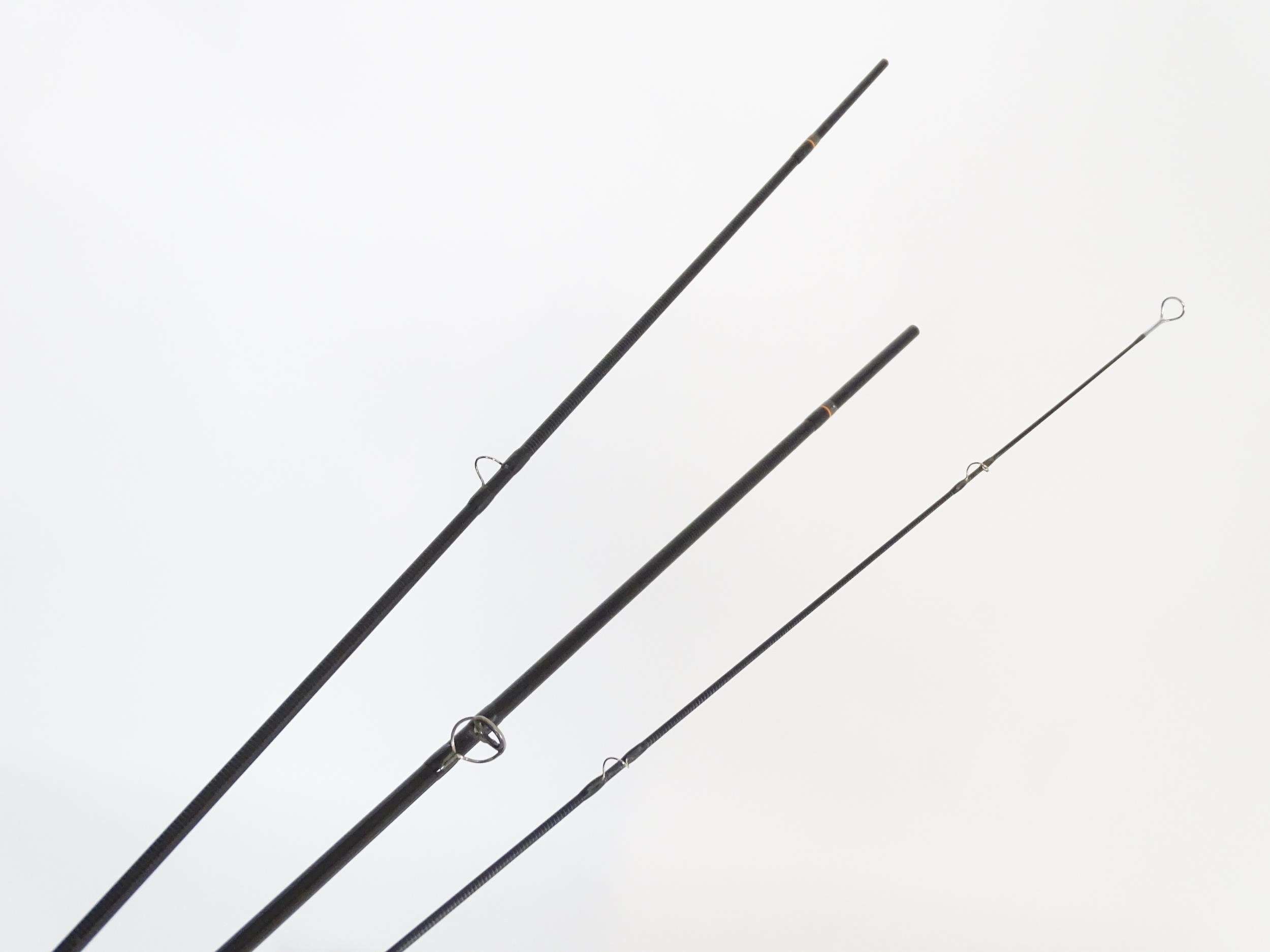 Fishing : a Scott (USA) 'Radian' carbon four-piece fly rod, serial number 402518, approx 114" - Image 6 of 7