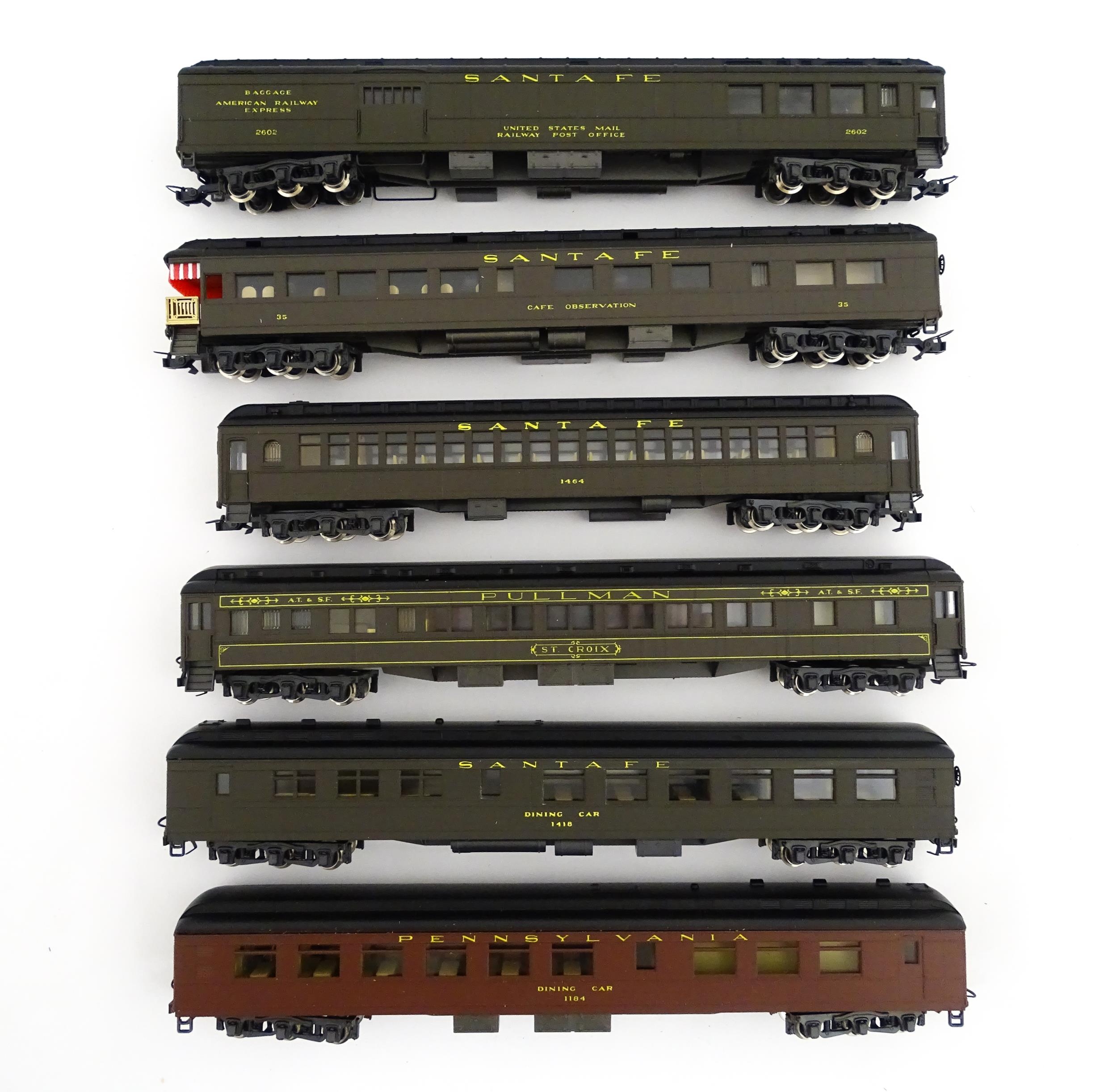 Toys - Model Train / Railway Interest : Nine scale model HO gauge train carriages to include - Image 17 of 21