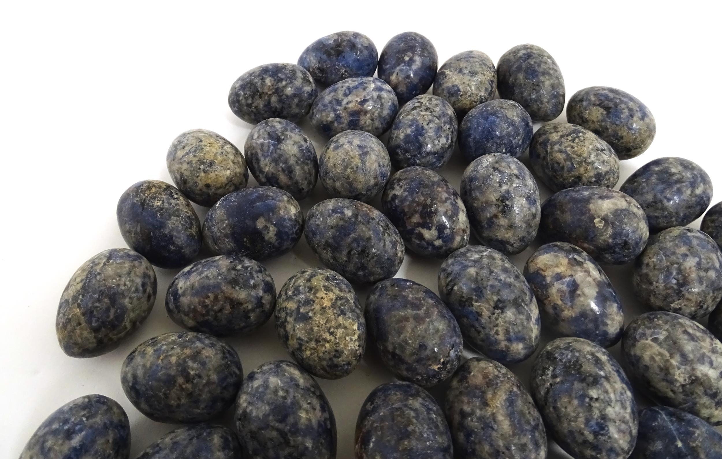 Natural History / Geology Interest: A quantity of polished hardstone specimen eggs, possibly lapis - Image 10 of 13
