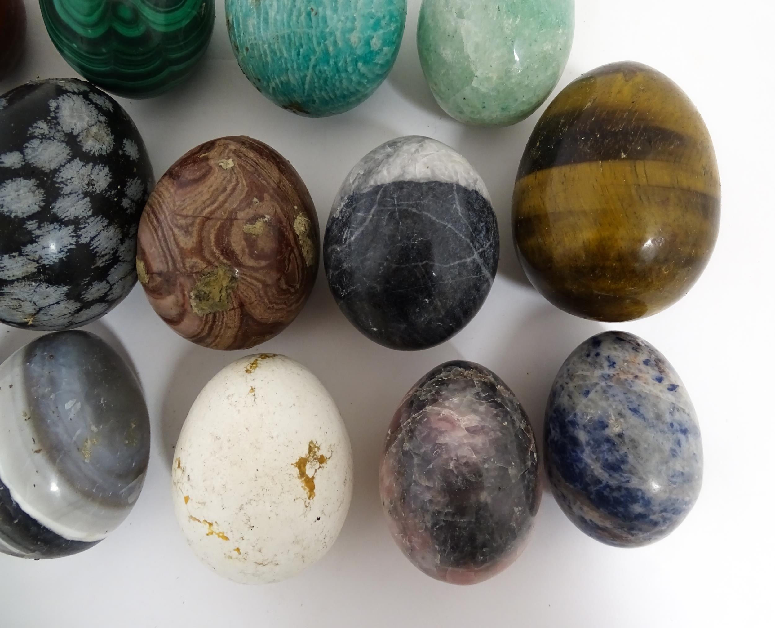 Natural History / Geology Interest: A quantity of assorted polished hardstone eggs to include - Image 10 of 13