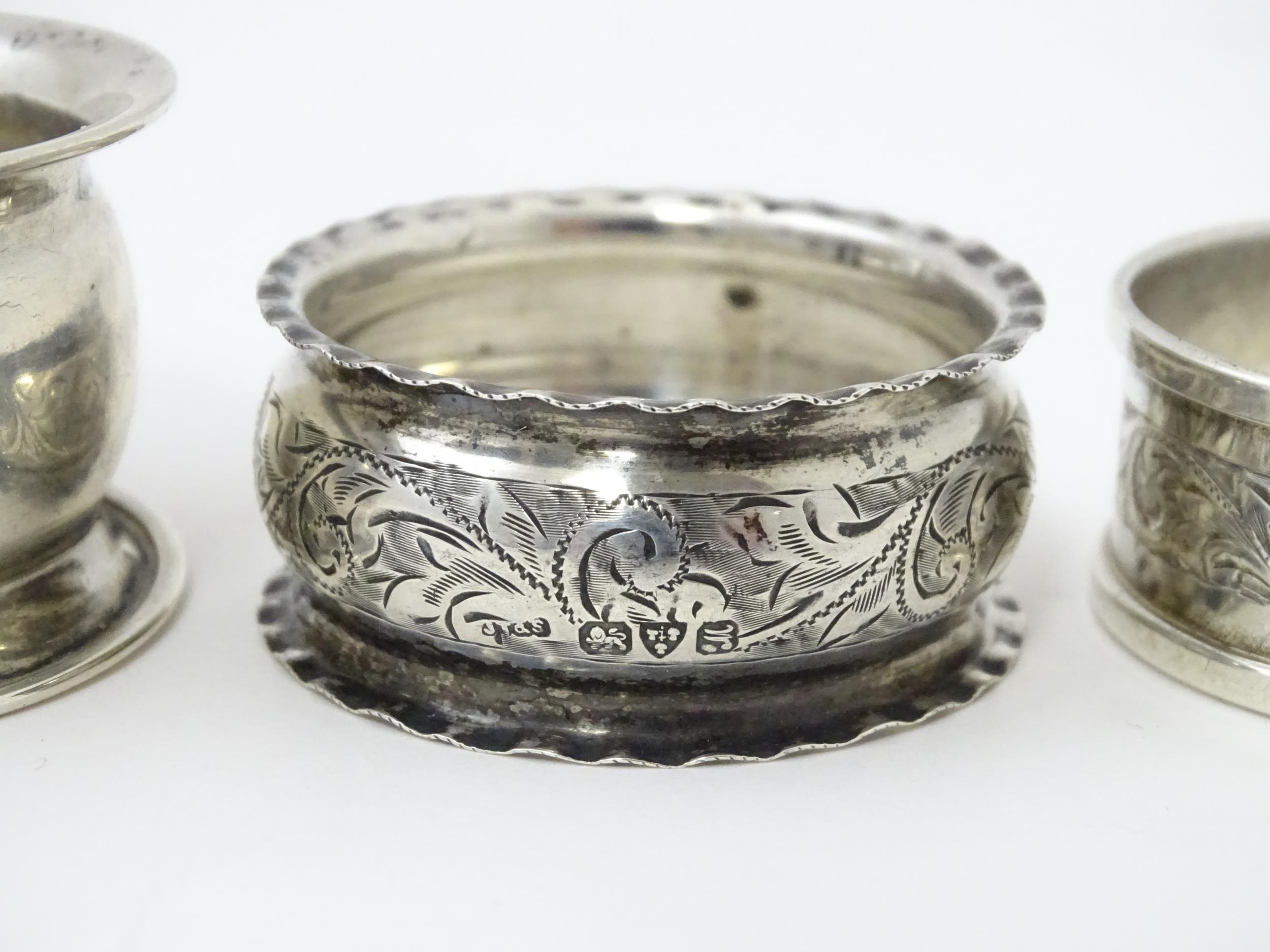 Five assorted silver napkin rings various dates and makers (5) Please Note - we do not make - Image 9 of 10