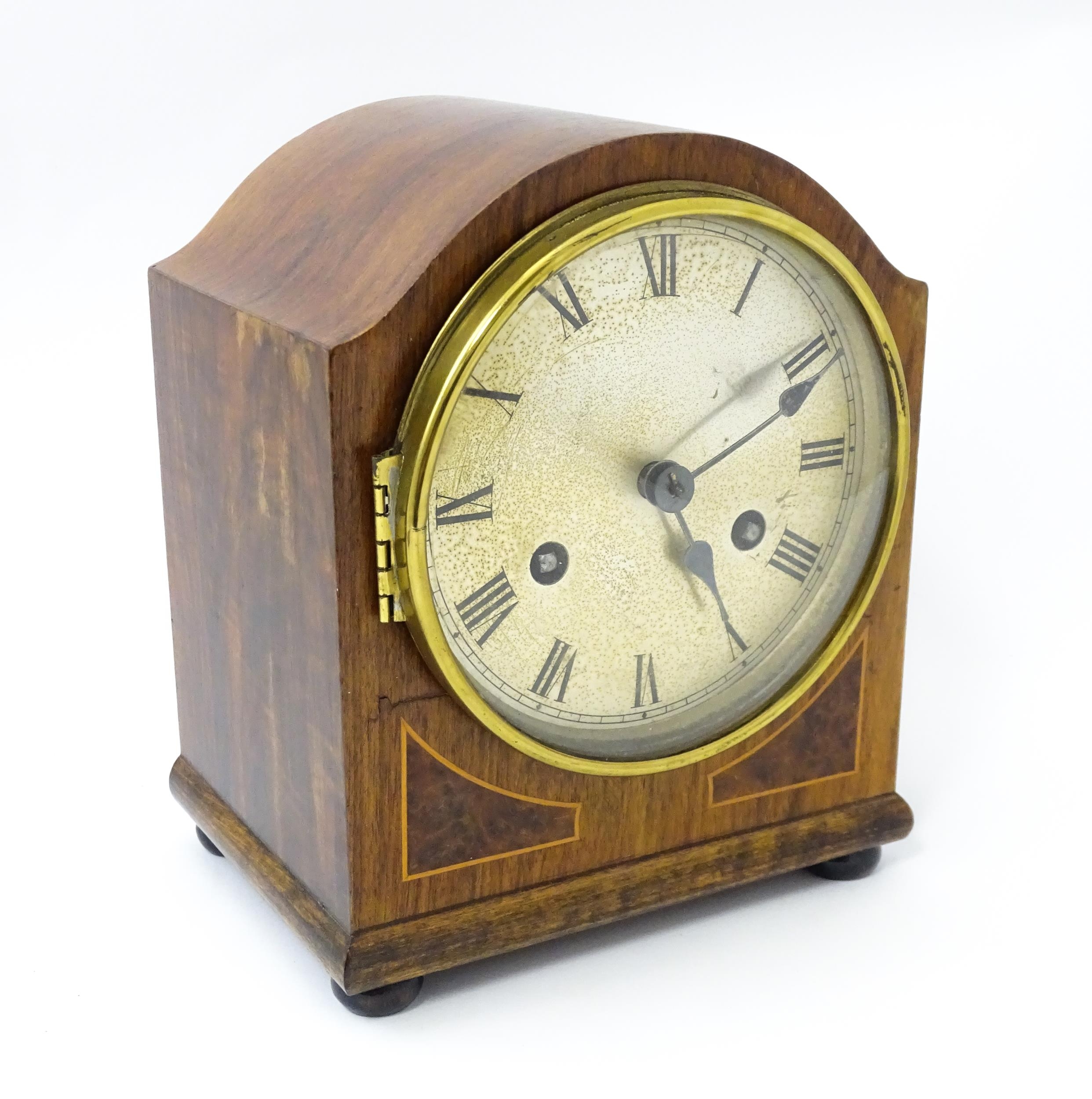 An early 20thC German walnut cased mantle clock with burr walnut veneered detail and satinwood - Image 5 of 10