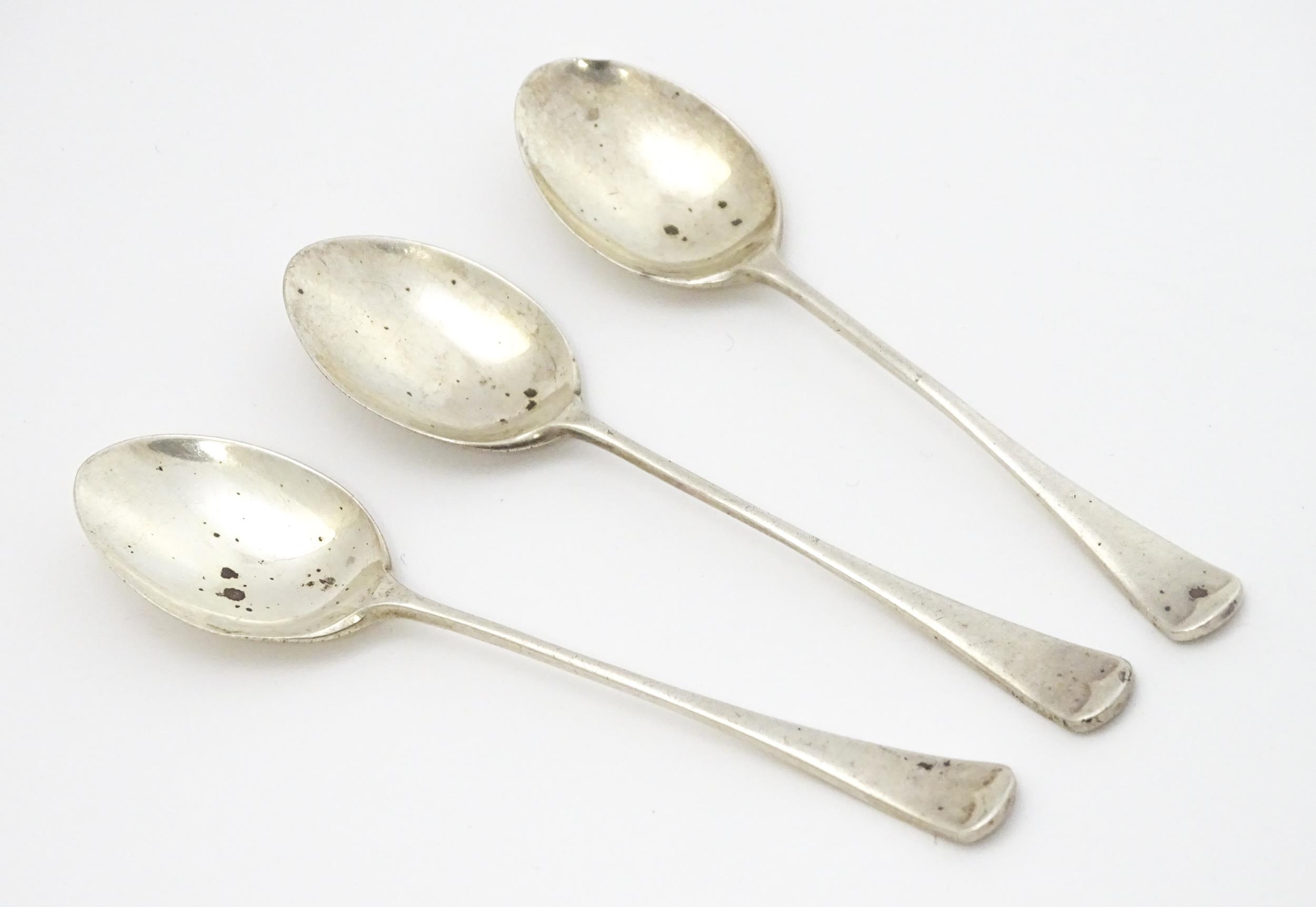 A quantity of assorted Victorian and later silver teaspoons, various dates and makers. Largest - Image 28 of 28