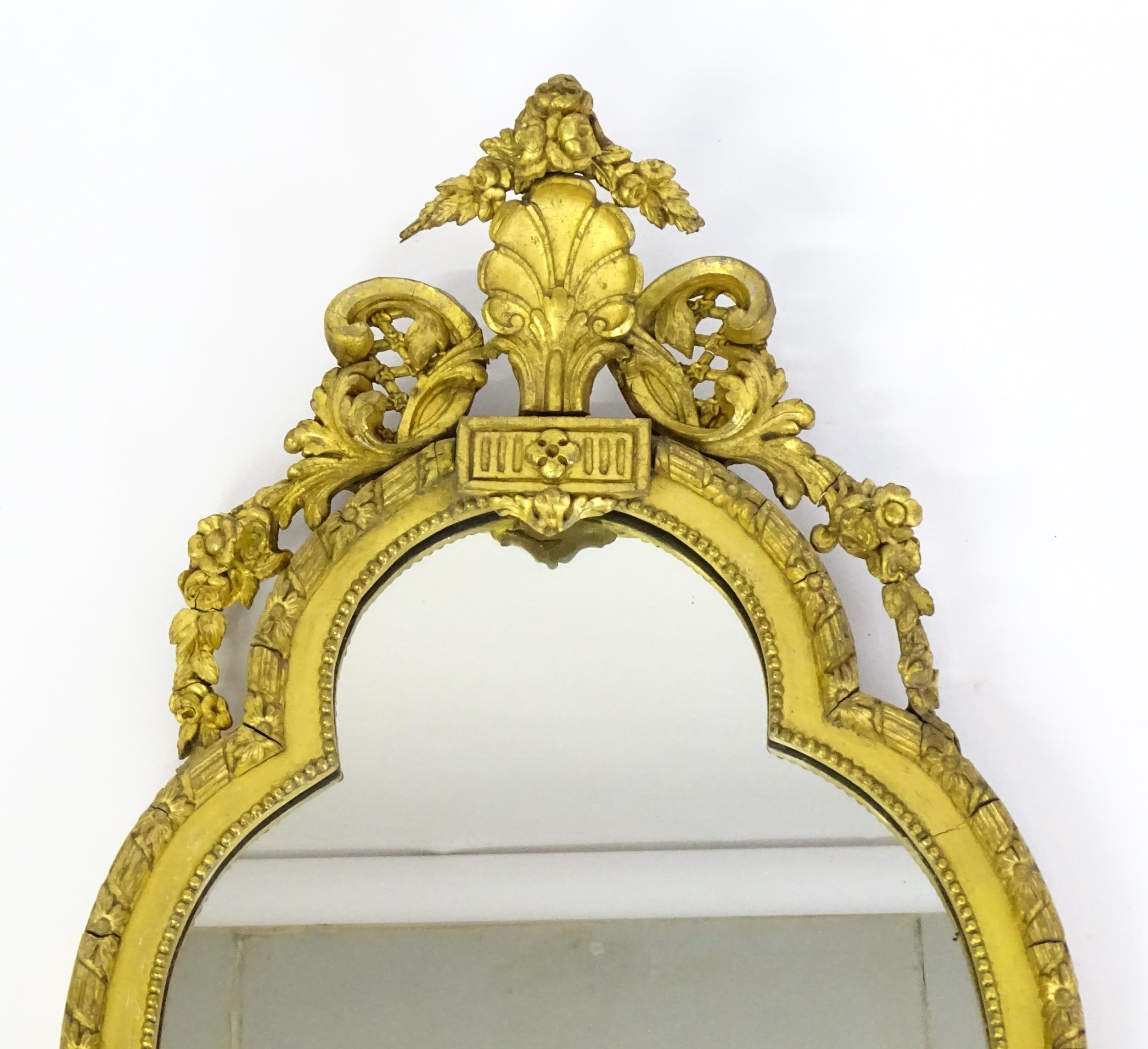 A pair of 19thC giltwood and gesso girandoles with shell motifs, lattice pattern mouldings, fluted - Image 9 of 19