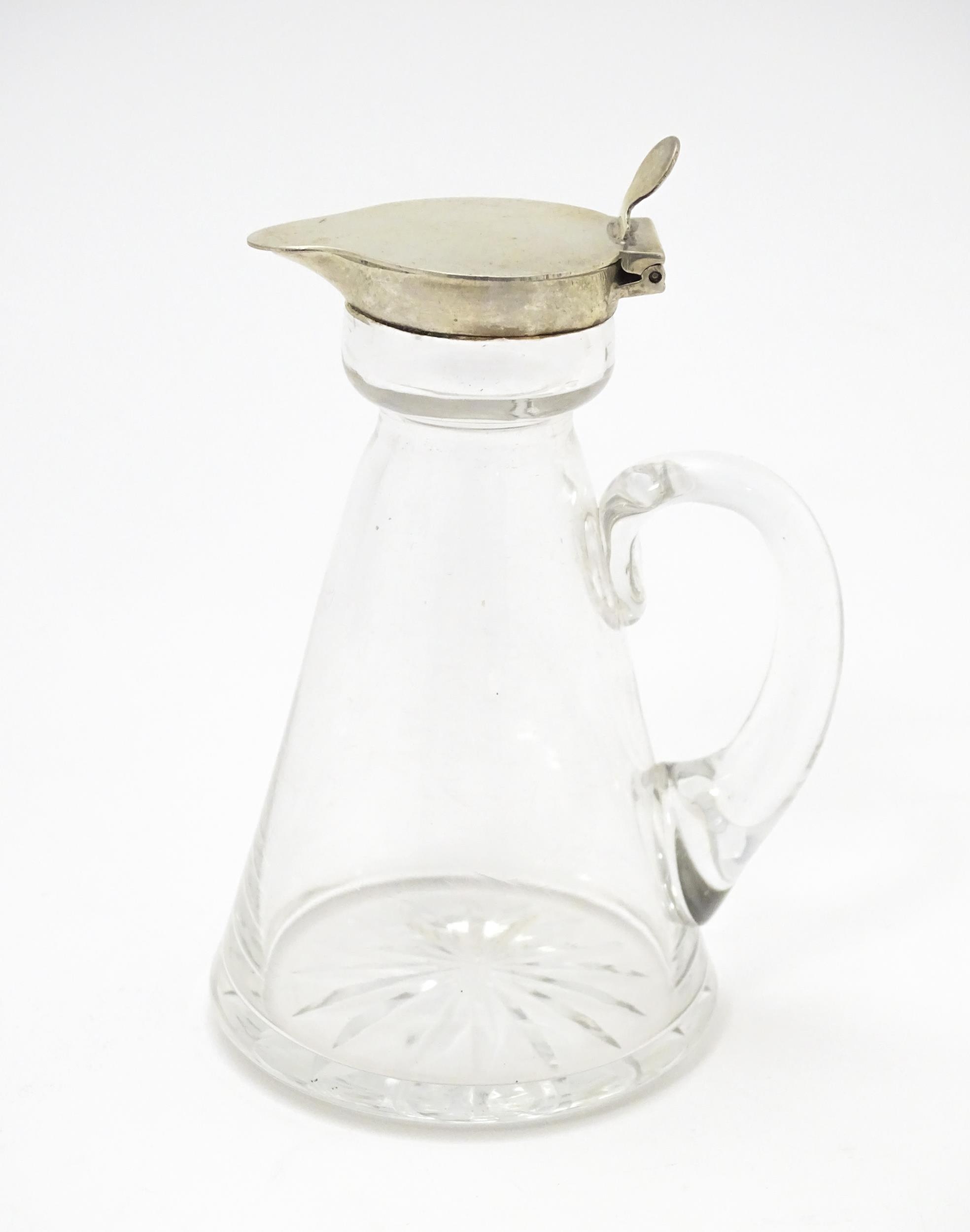 A glass whisky water noggin / jug with silver lid, hallmarked Birmingham 1916 maker Hukin & Heath - Bild 7 aus 15