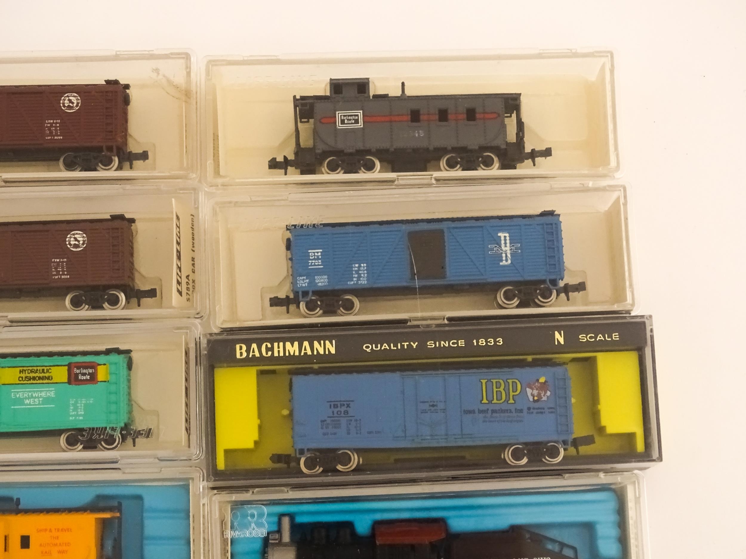 Toys - Model Train / Railway Interest : A quantity of scale model N gauge locomotive engines and - Image 8 of 14