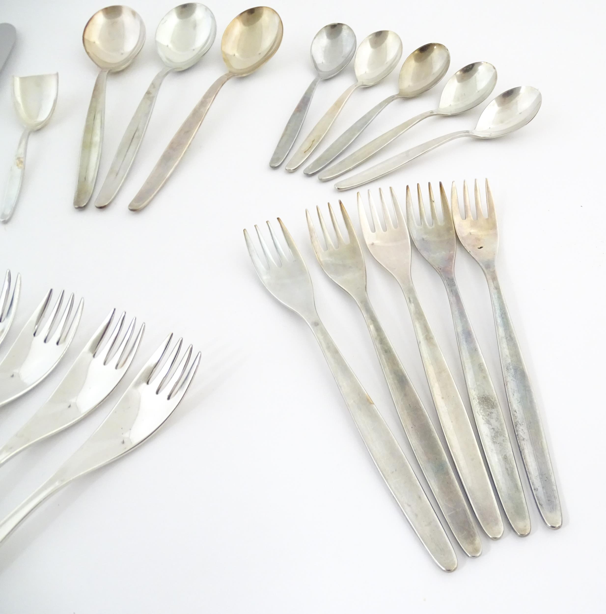 A quantity of WMF cutlery / flatware, to include knives, forks, spoons, etc. Knives approx. 8" - Image 6 of 16