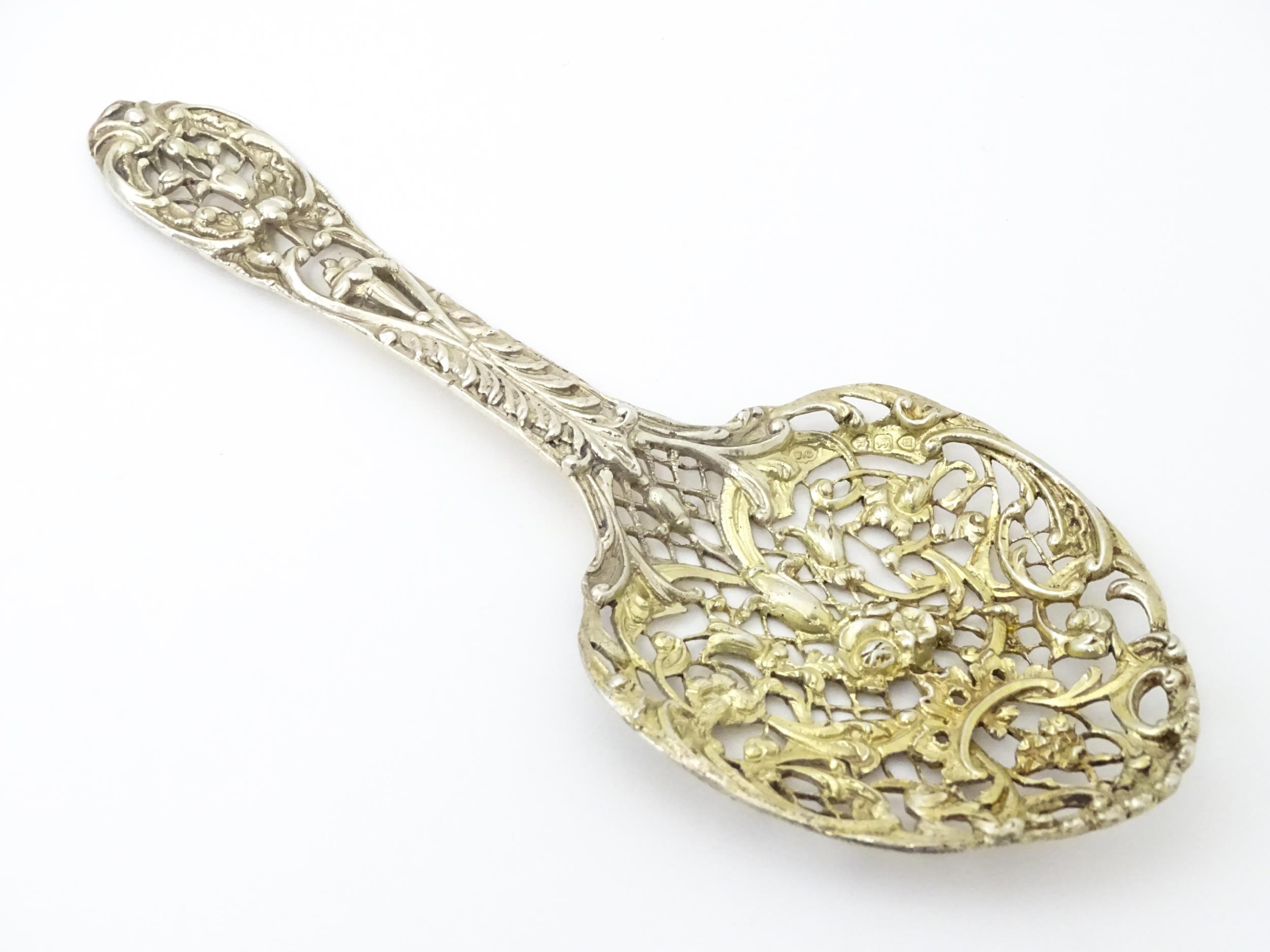 A Victorian silver server with pierced and foliate decoration, hallmarked London 1892, maker William - Image 3 of 7