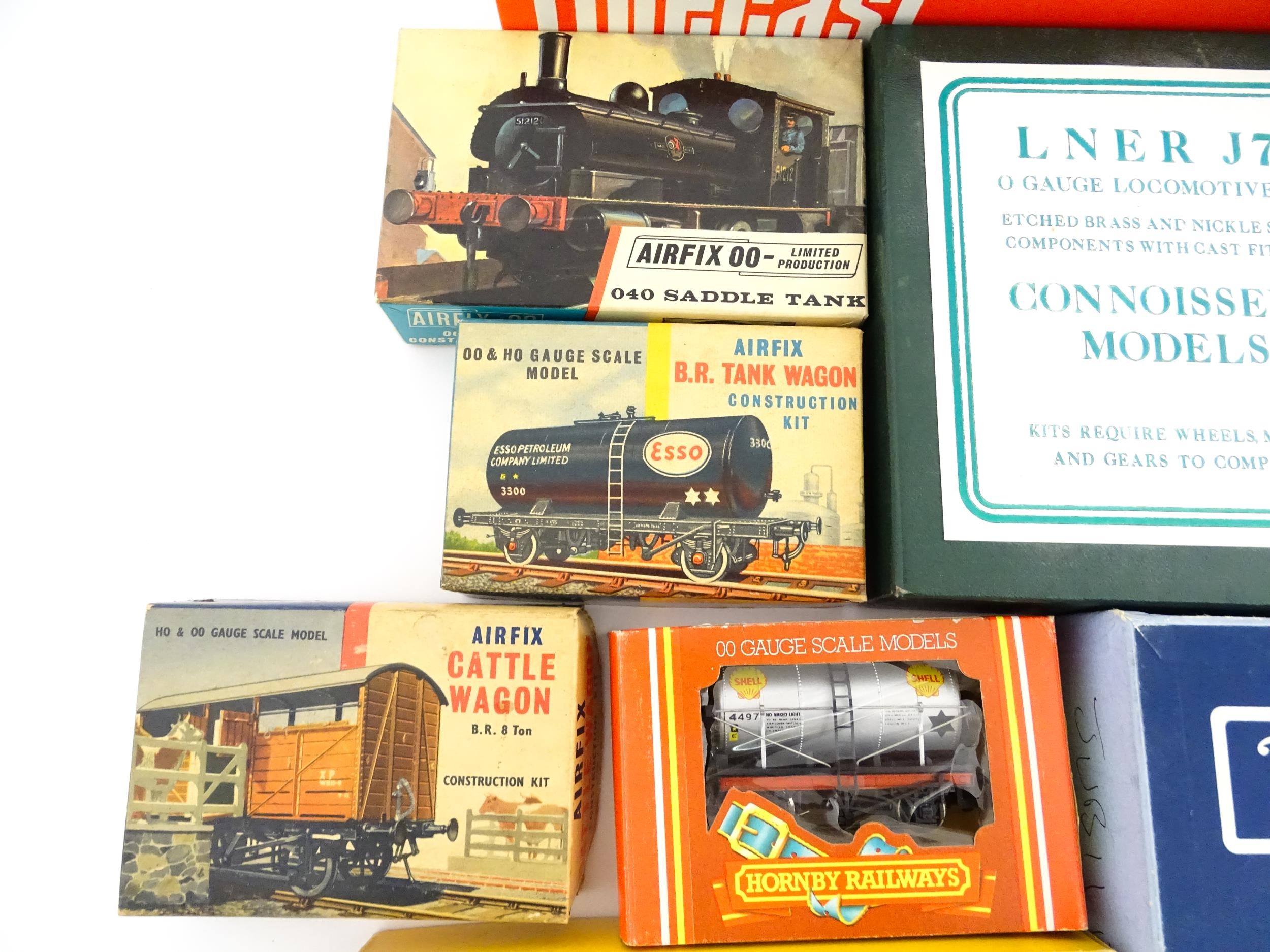 Toys - Model Train / Railway Interest : A quantity of assorted wagon / rolling stock kits to include - Image 3 of 14