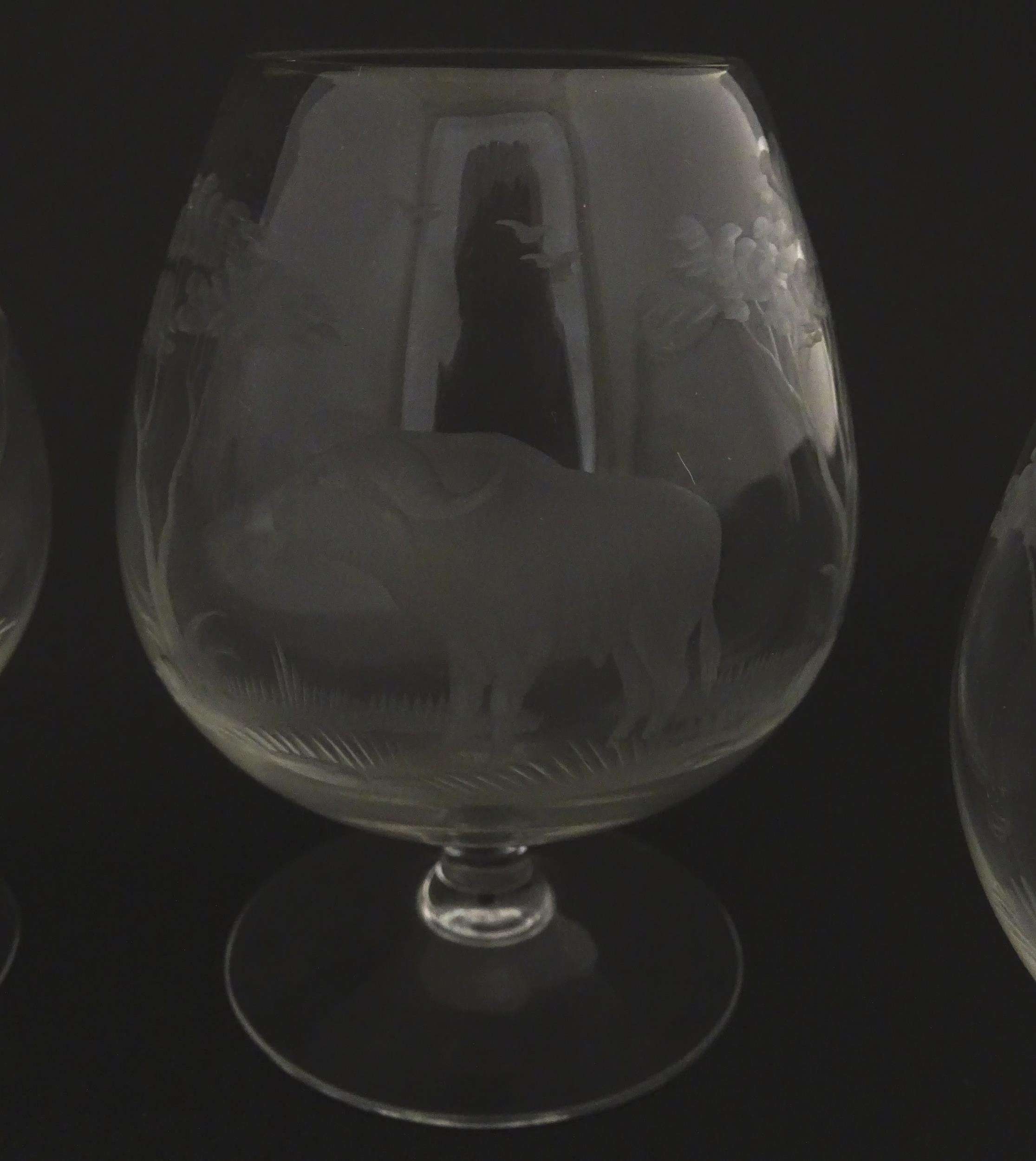 Six Rowland Ward brandy glasses with engraved Safari animal detail. Unsigned Approx. 4 3/4" high (6) - Bild 5 aus 14