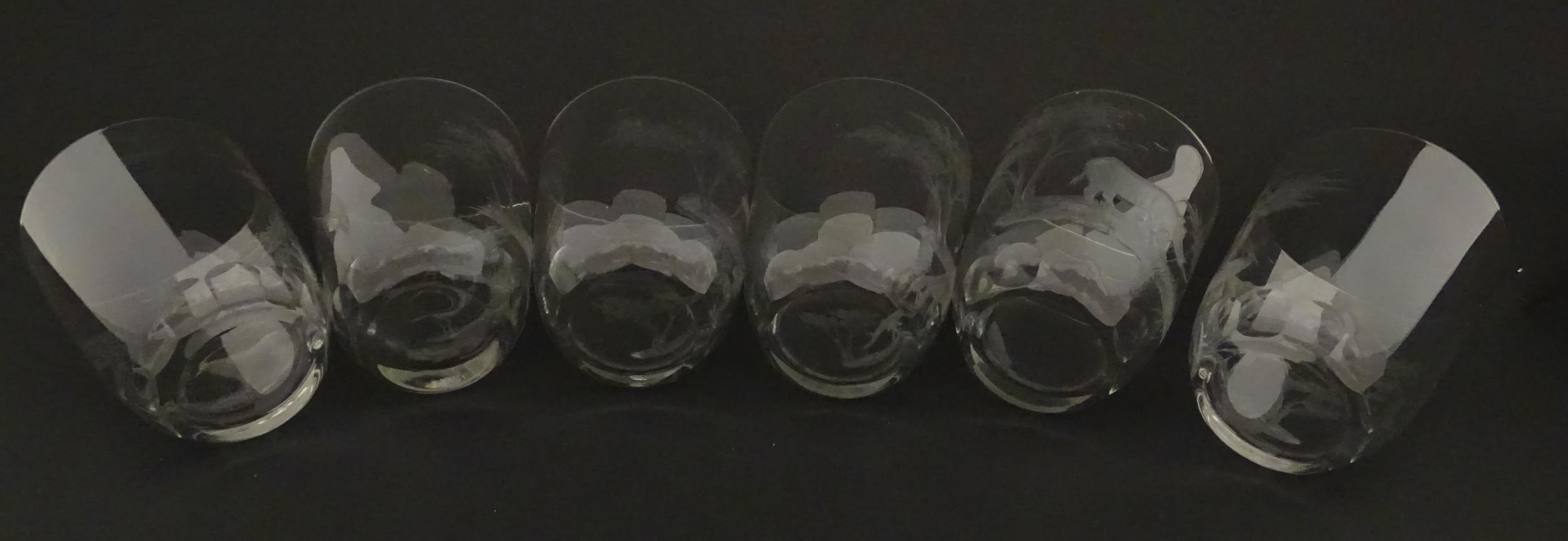 Six Rowland Ward tumbler glasses with engraved Safari animal detail. Unsigned Approx. 3 3/4" high ( - Bild 13 aus 13