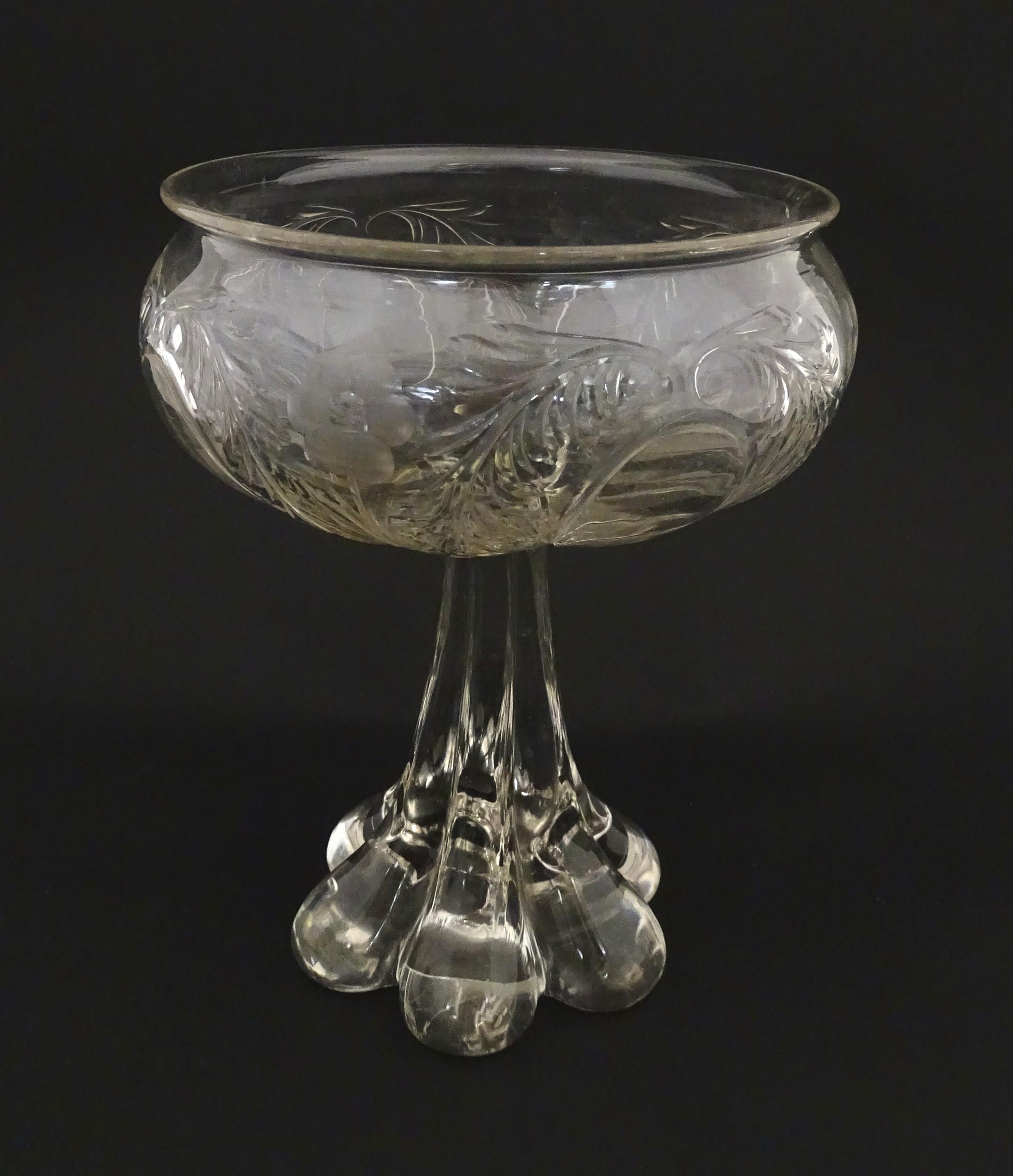 A glass centrepiece bowl comport with engraved floral and foliate detail on a lobed pedestal foot. - Image 3 of 6
