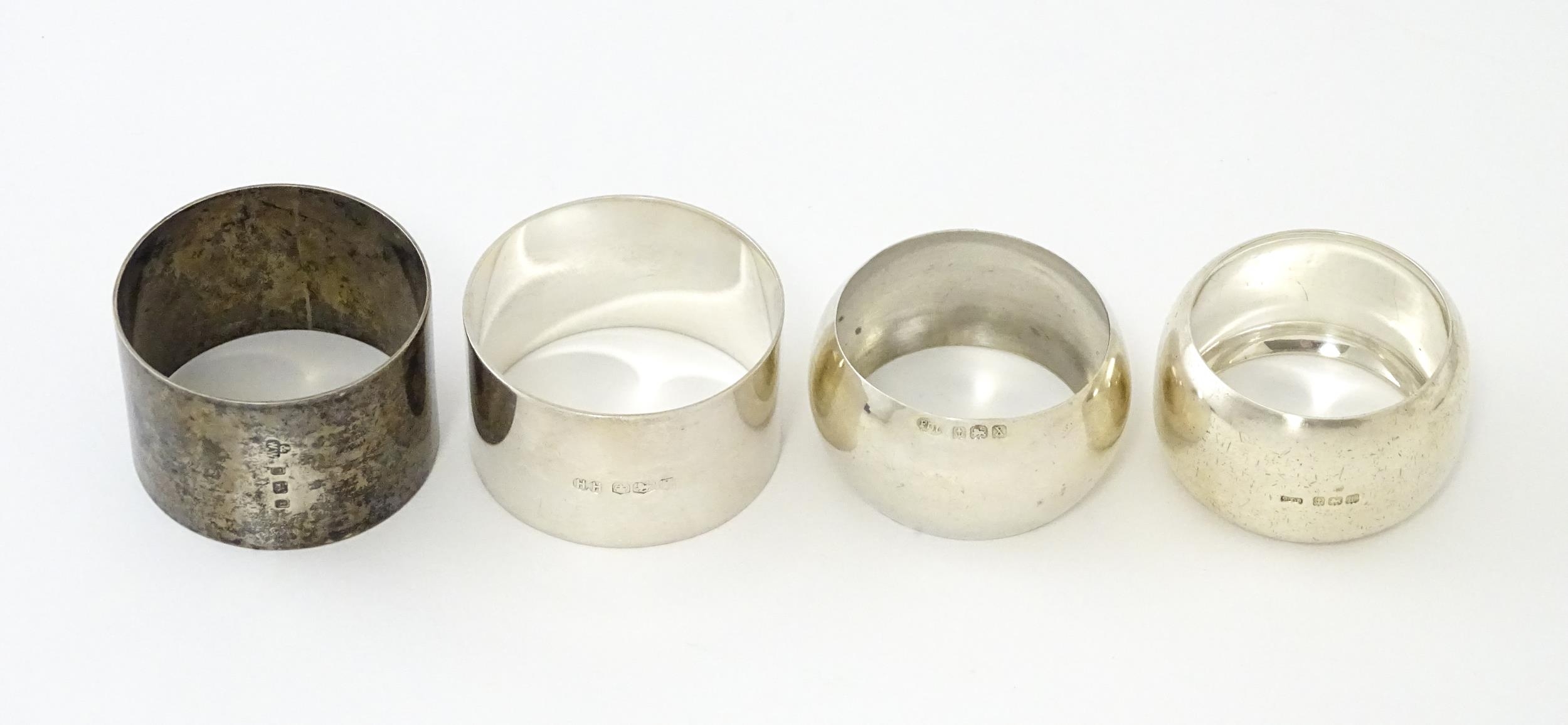 Four assorted silver napkin rings hallmarks to include Birmingham 1911, 1922, Sheffield 1942, - Image 3 of 7