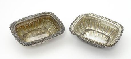 A pair of Victorian silver salts hallmarked Birmingham 1899, maker Hilliard & Thomason. Approx. 2