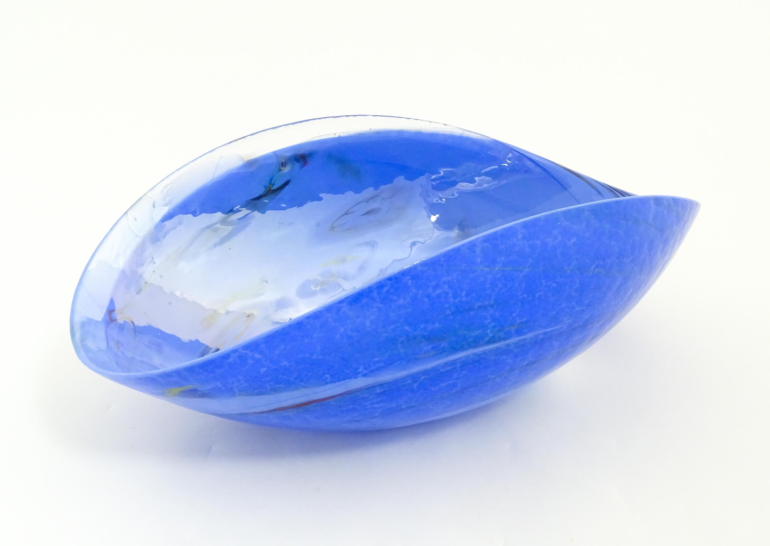 A large Murano art glass lustre bowl / centrepiece of shaped form. Marked under Yalos casa,
