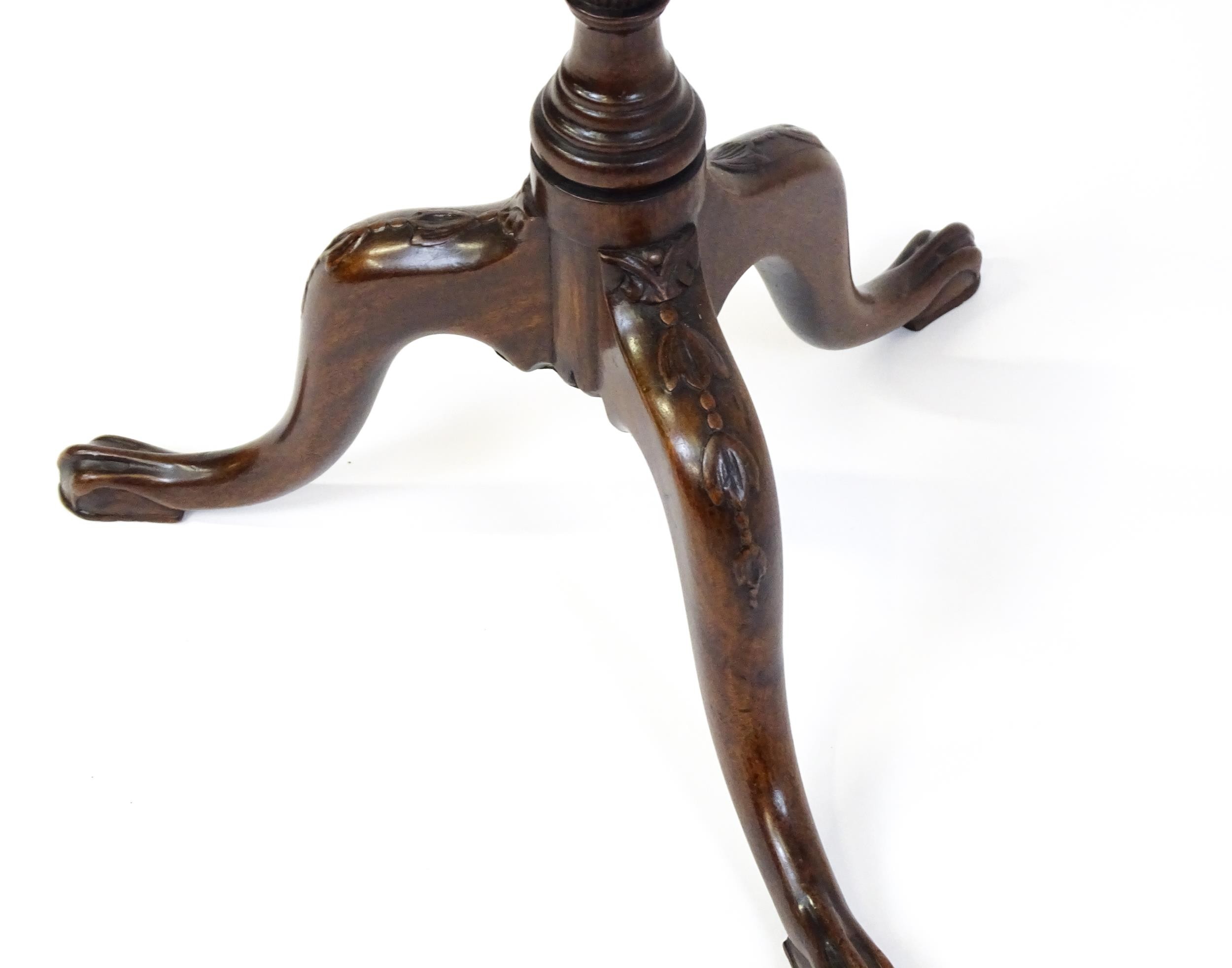 A late 18thC / early 19thC mahogany occasional table with a rectangular top and carved edge above - Image 5 of 12