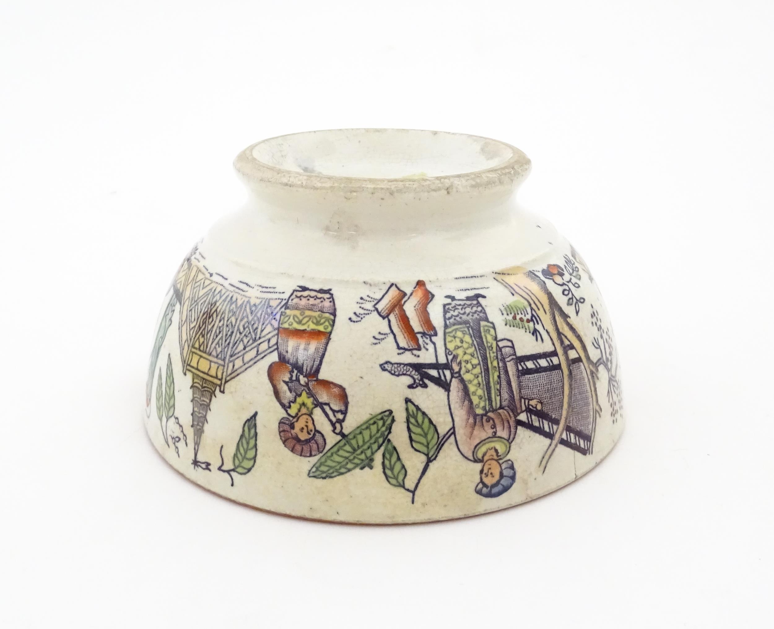 A Scottish bowl with Chinoiserie depicting figures in a landscape. Possibly Bell's Pottery. - Image 8 of 11