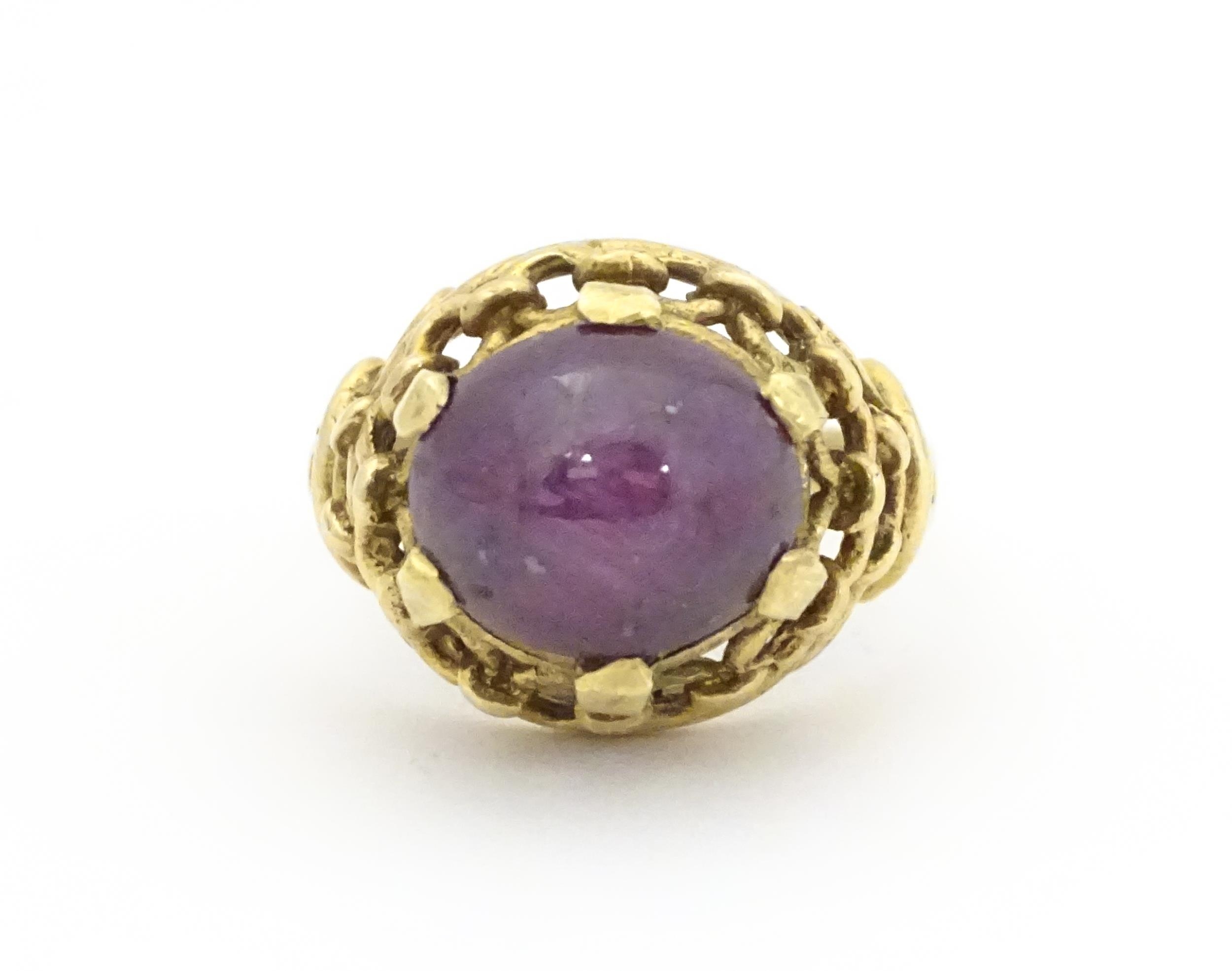 A 9ct gold ring set with ruby cabochon. Ring size approx. O Please Note - we do not make reference - Image 4 of 9
