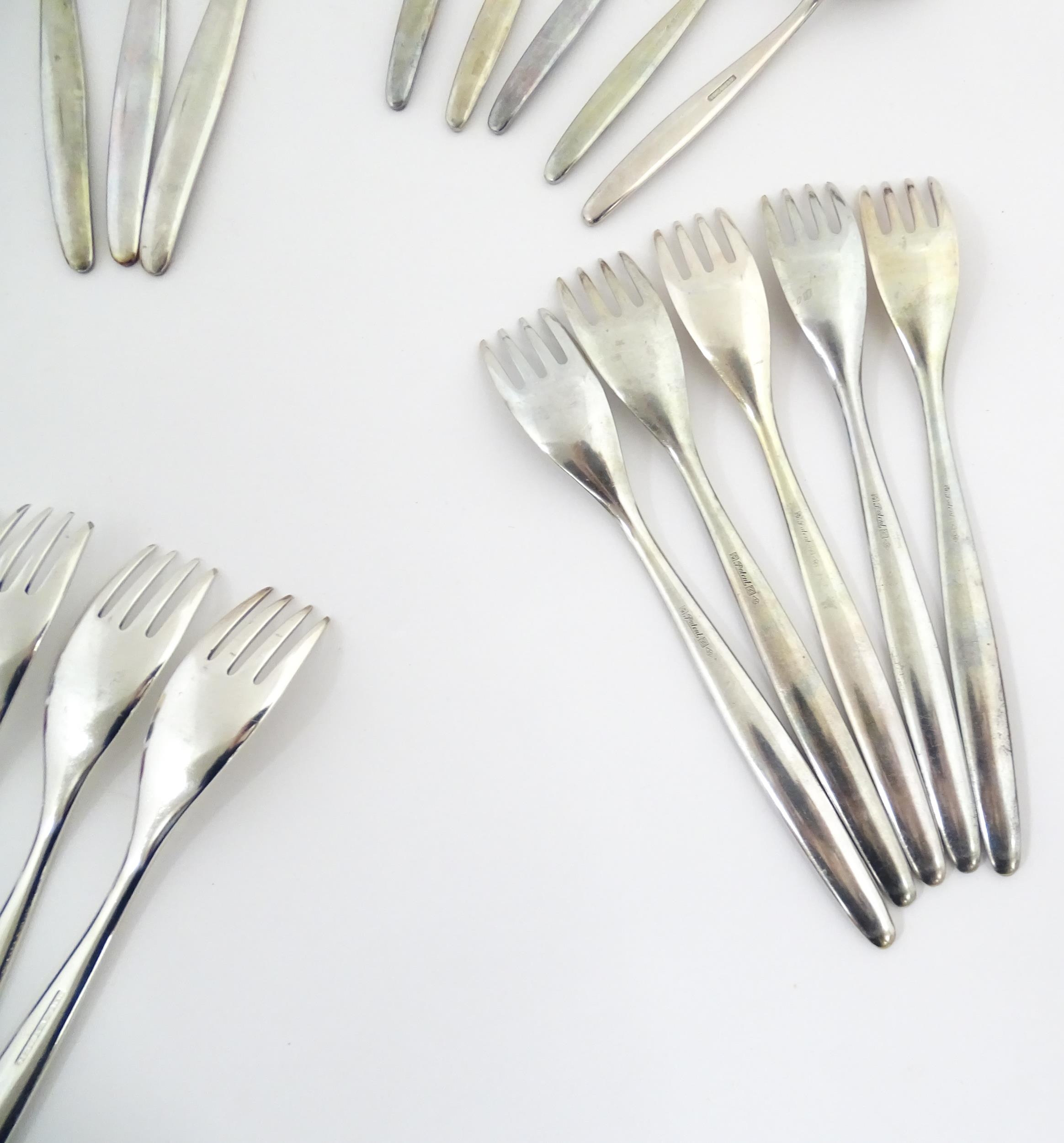 A quantity of WMF cutlery / flatware, to include knives, forks, spoons, etc. Knives approx. 8" - Image 10 of 16
