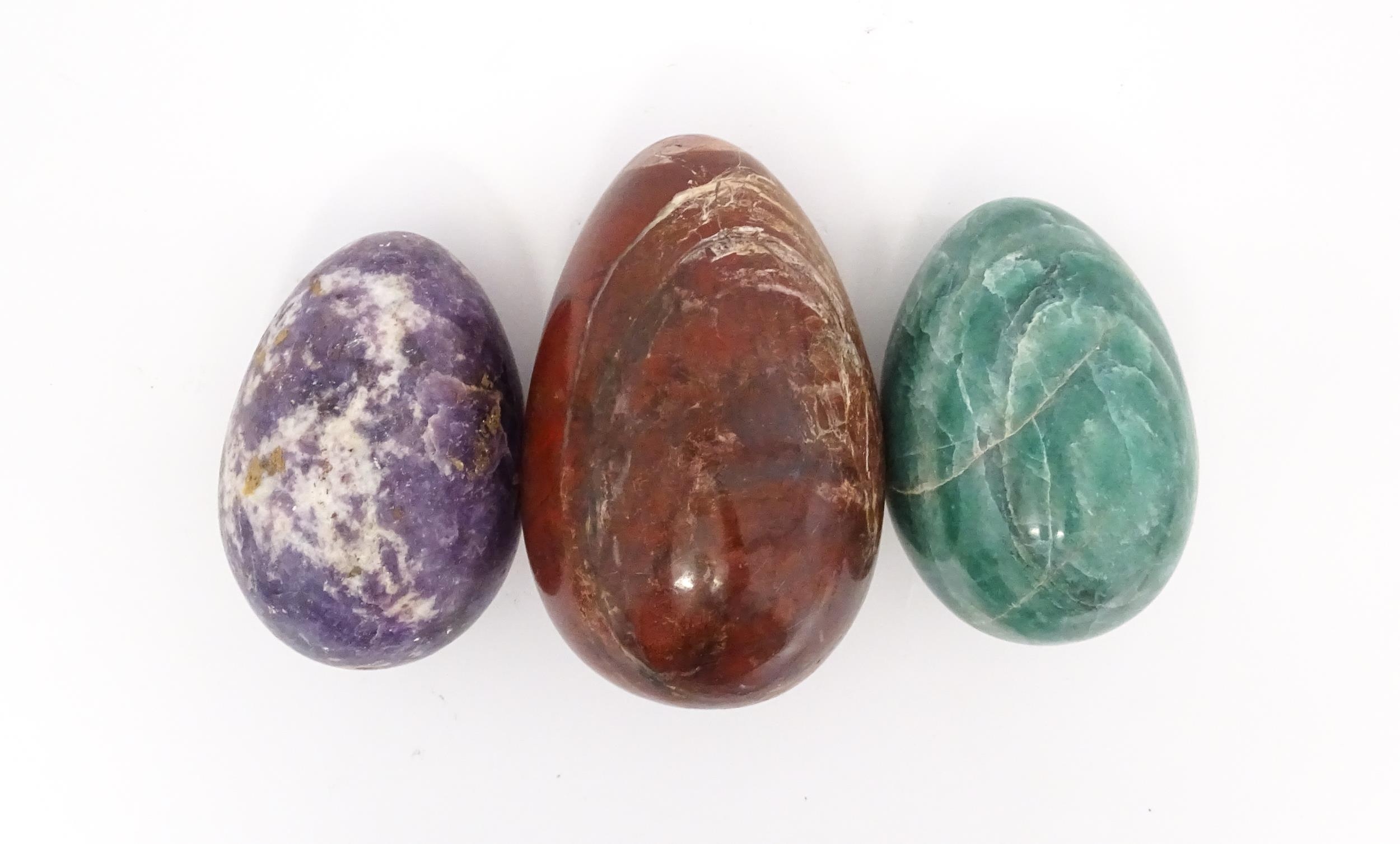 Natural History / Geology Interest: Three polished hardstone specimen eggs to include red jasper, - Image 6 of 9