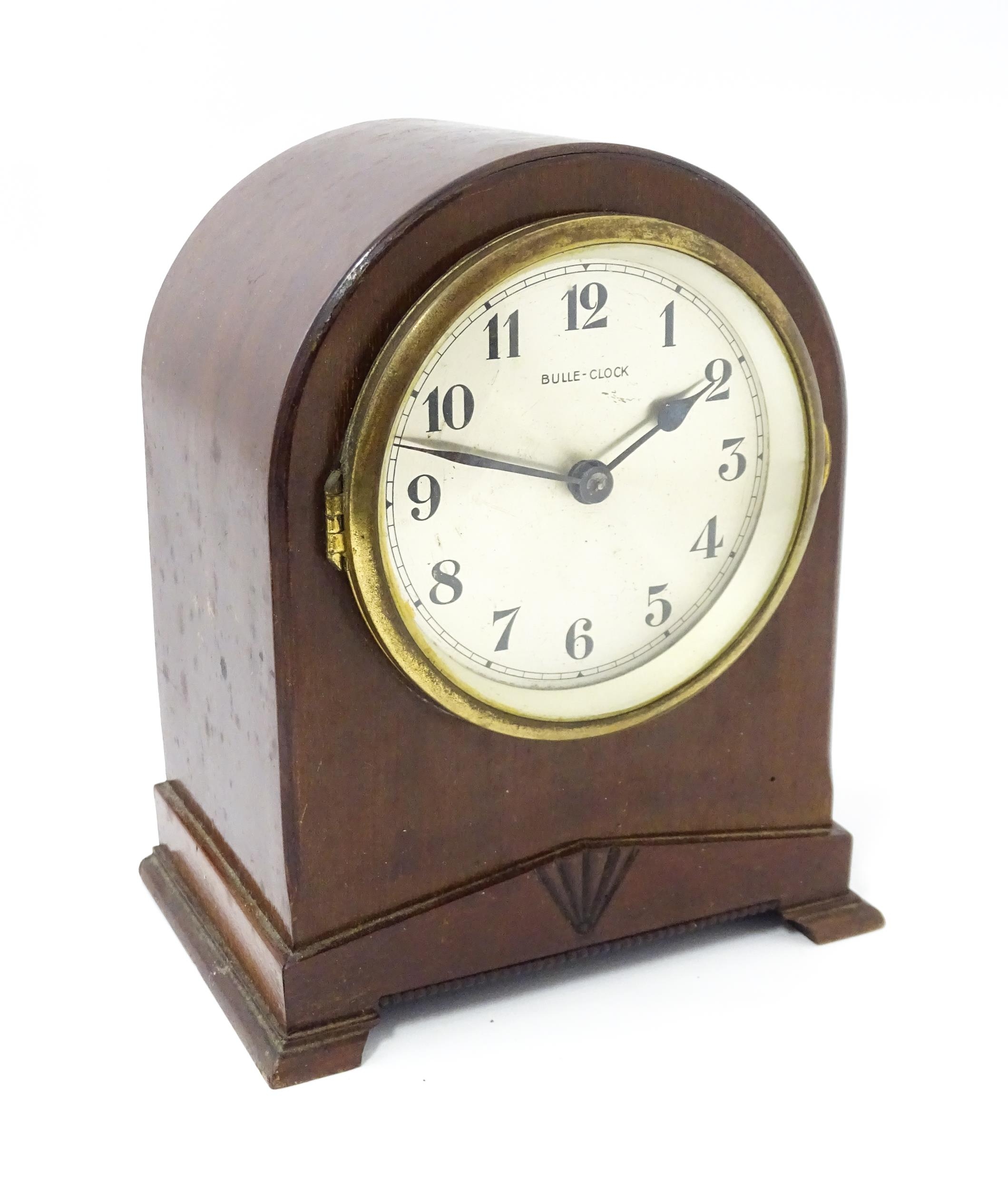 Bulle - Clock : A French Art Deco mahogany cased electric mantel clock by Bulle. model XC. Approx. 8 - Image 5 of 10