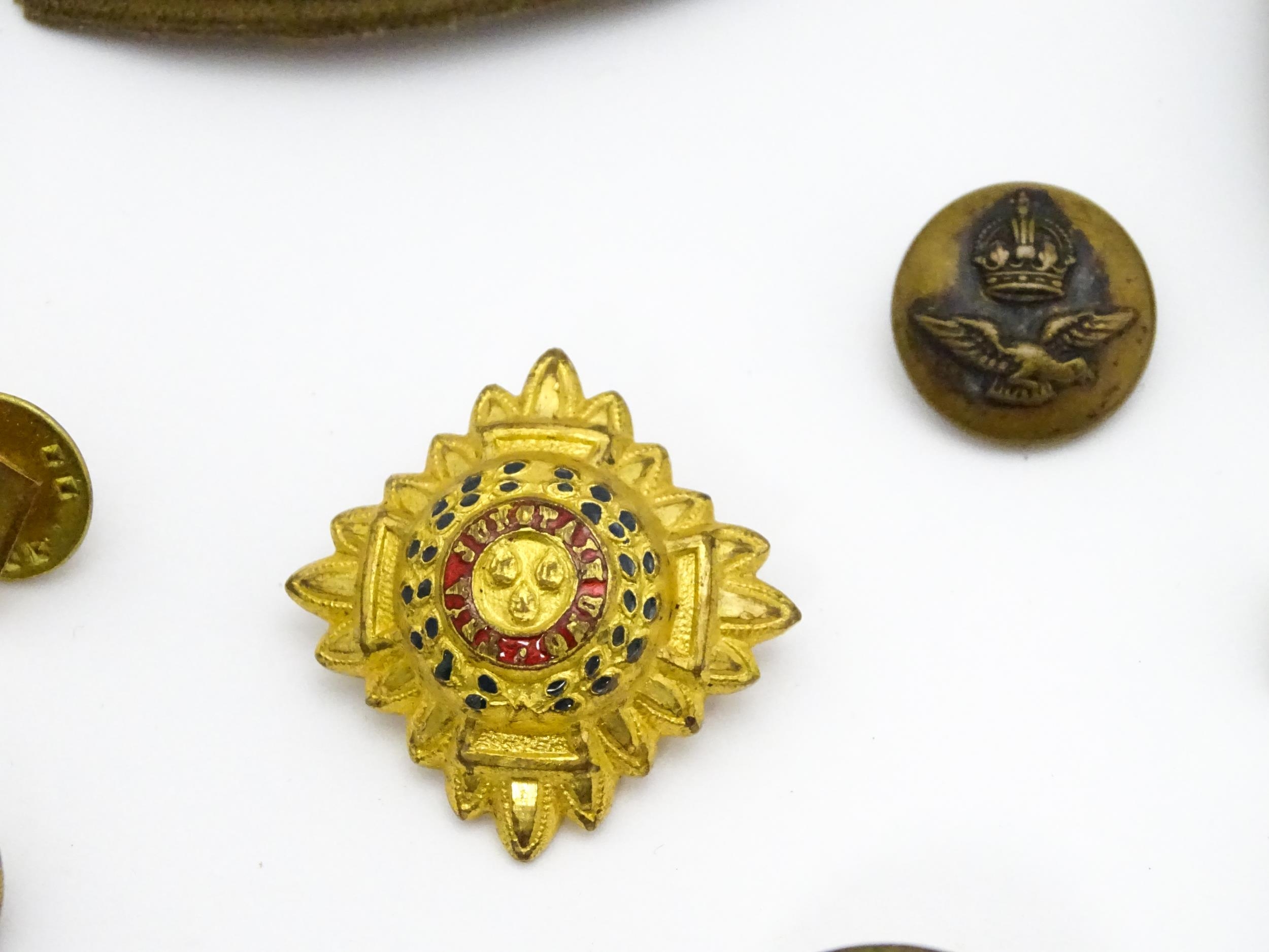 Militaria : a quantity of 20thC medals and insignia, comprising two WWI campaign medals to Gnr. W. - Image 7 of 16