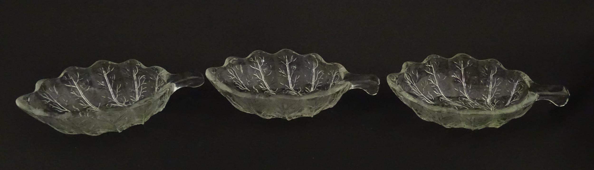 A set of six glass avocado dishes of stylised leaf form. Approx. 7" long Please Note - we do not - Image 6 of 16