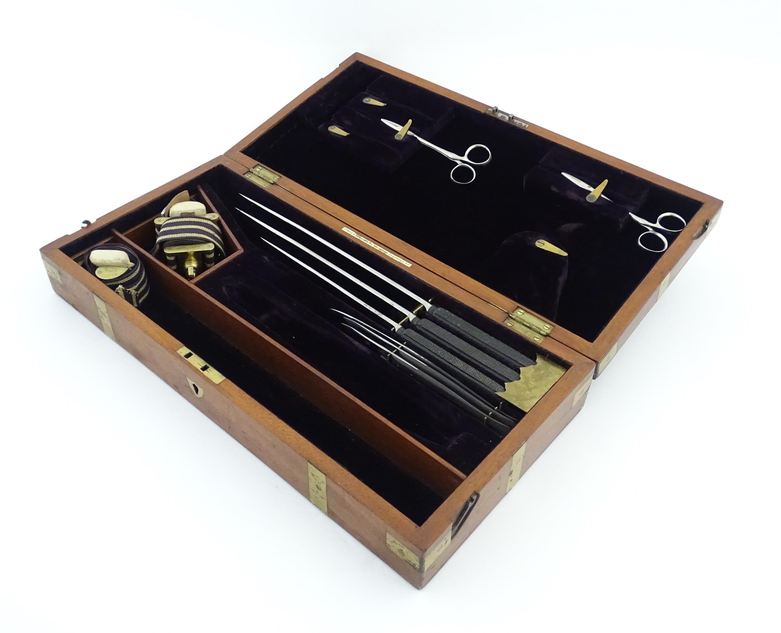 Medical / Surgical interest : A late 19th / early 20thC surgical instruments by Evans & Wormull, - Image 5 of 18