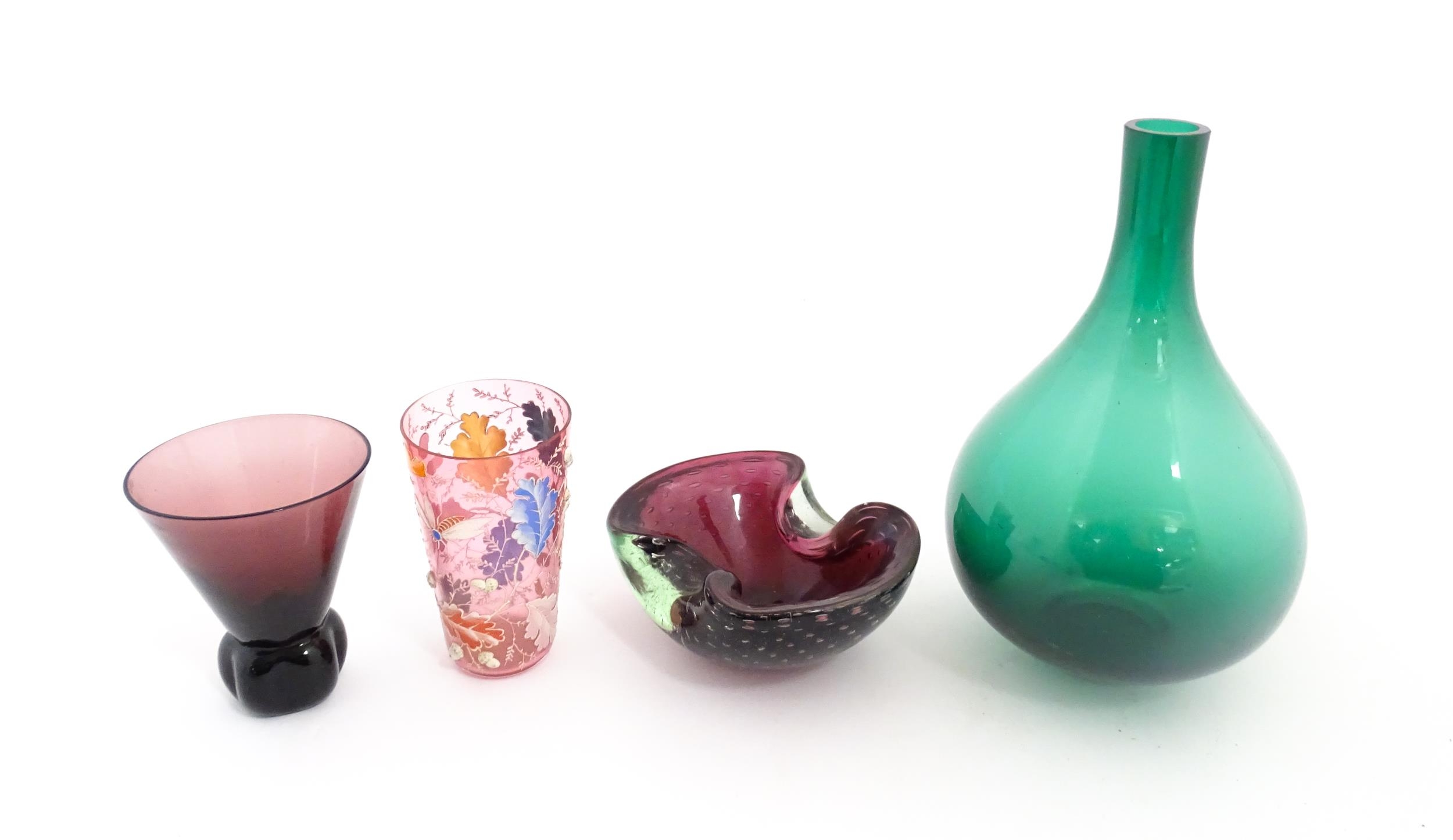 Four items of glassware to include a green bottle vase, an ashtray with controlled bubble detail, - Image 3 of 6