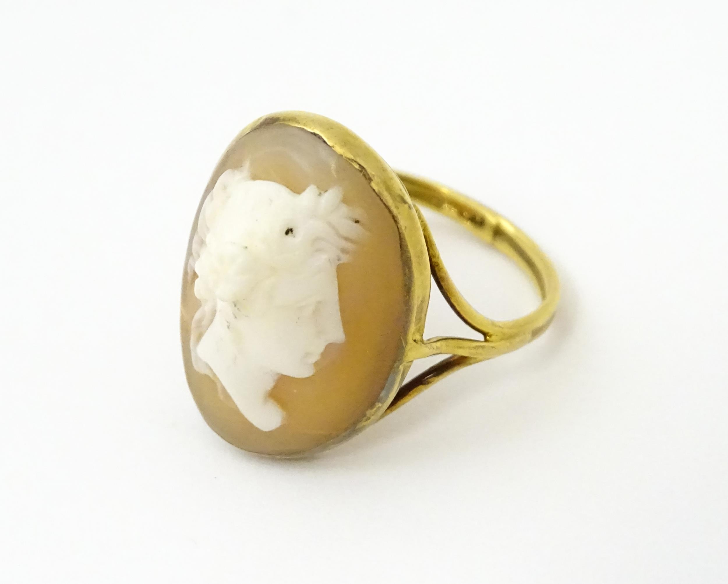 A 9ct gold ring set with classical cameo, the cameo approx 3/4" long Ring size approx. O Please Note - Image 3 of 7