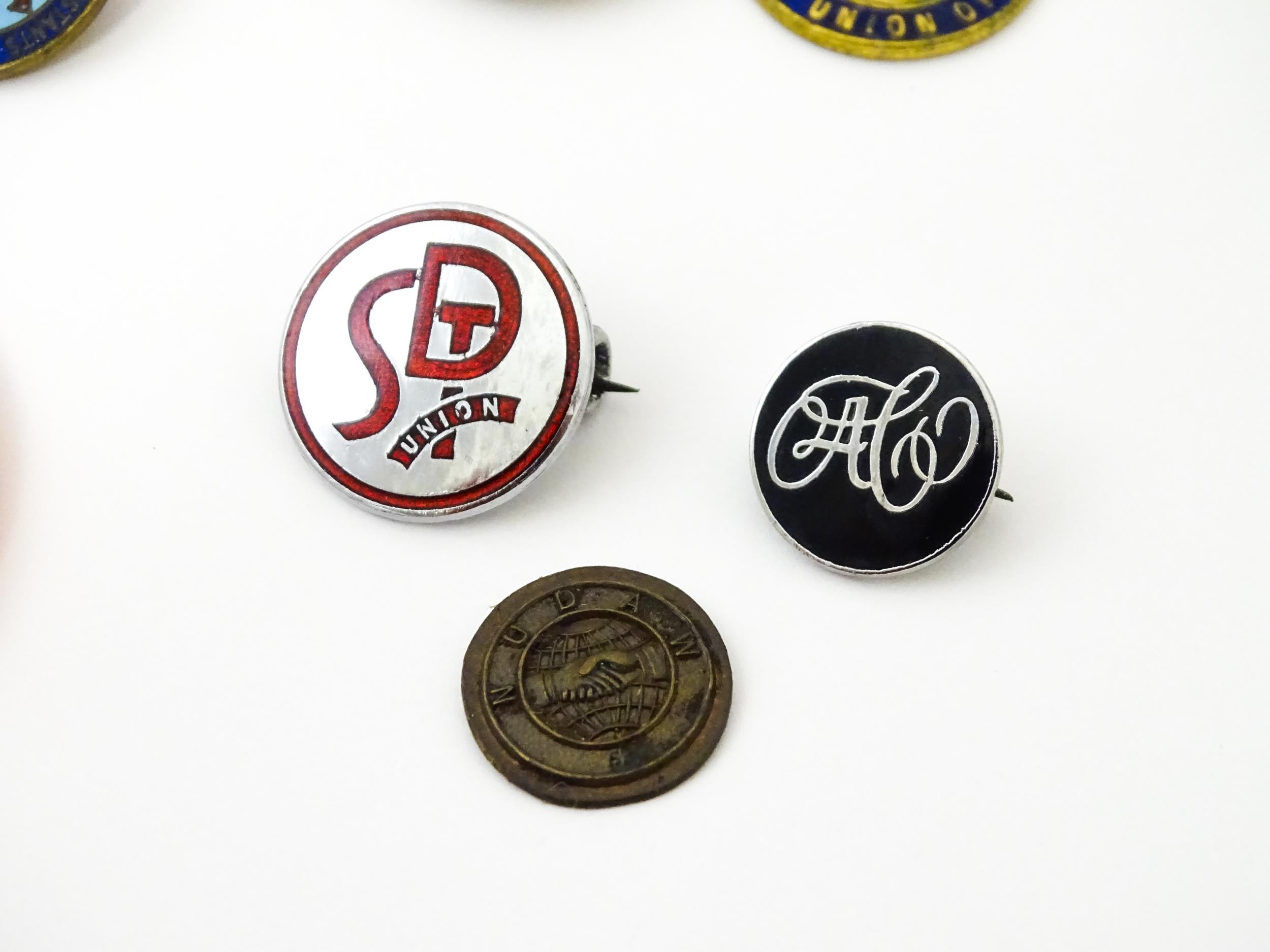 Trade Union Interest: a quantity of assorted badges, pins, etc. to include Post Office Engineering - Image 9 of 12