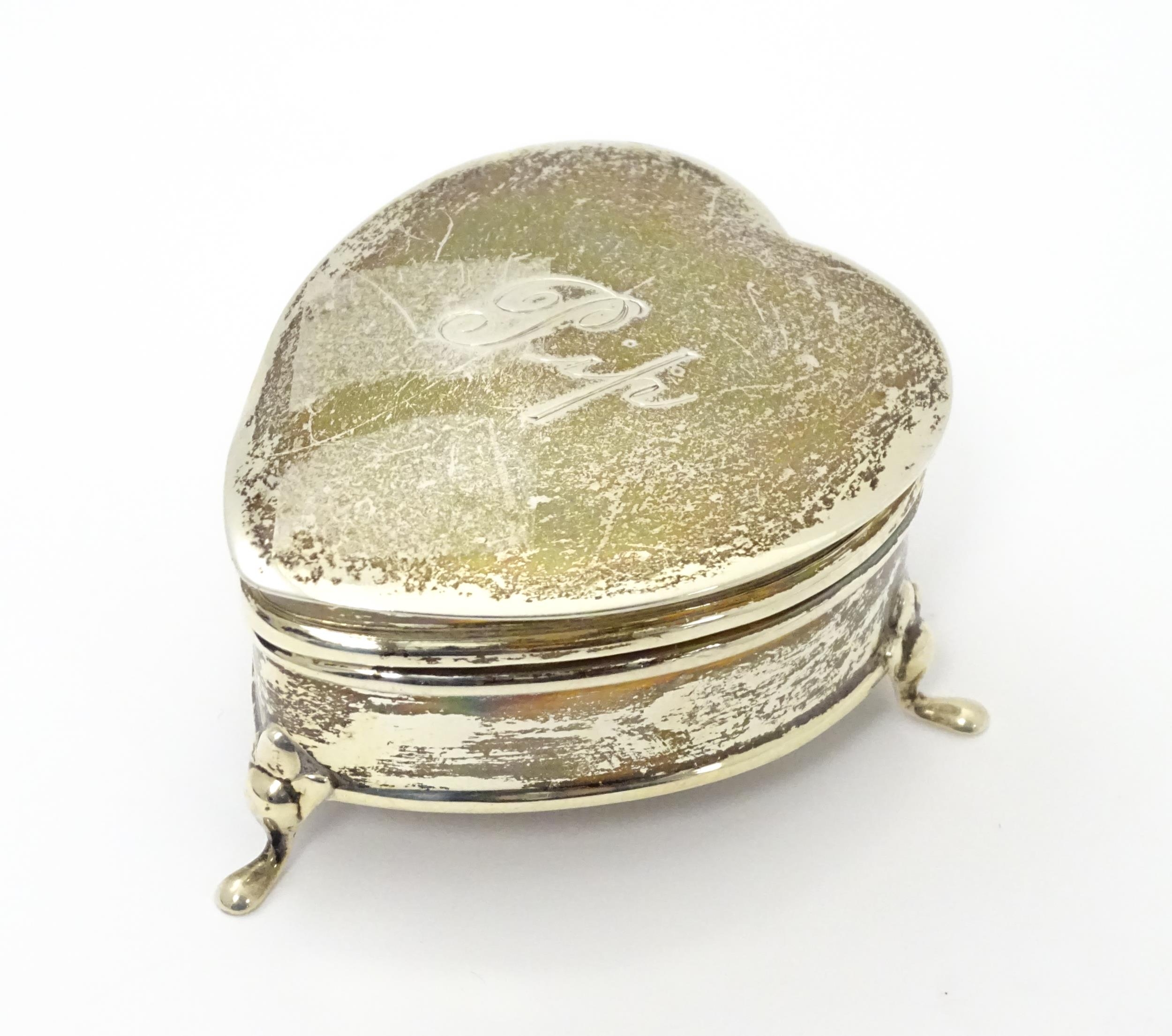 A silver ring box of heart form hallmarked Birmingham 1912, maker Synyer & Beddoes. Approx. 2 1/4" - Image 3 of 8