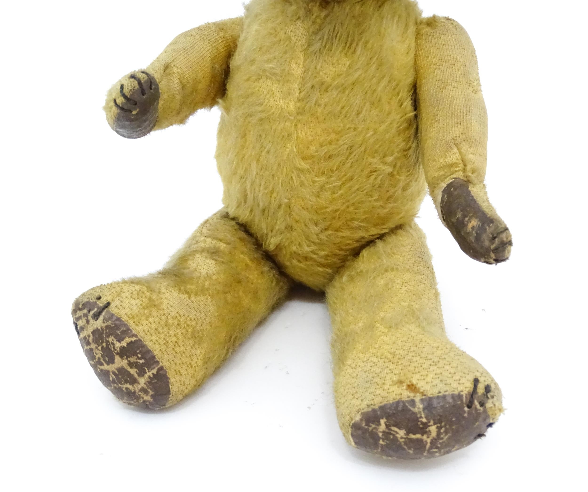Toy: An early 20thC mohair straw filled teddy bear with stitched nose and mouth, articulated limbs - Image 5 of 8
