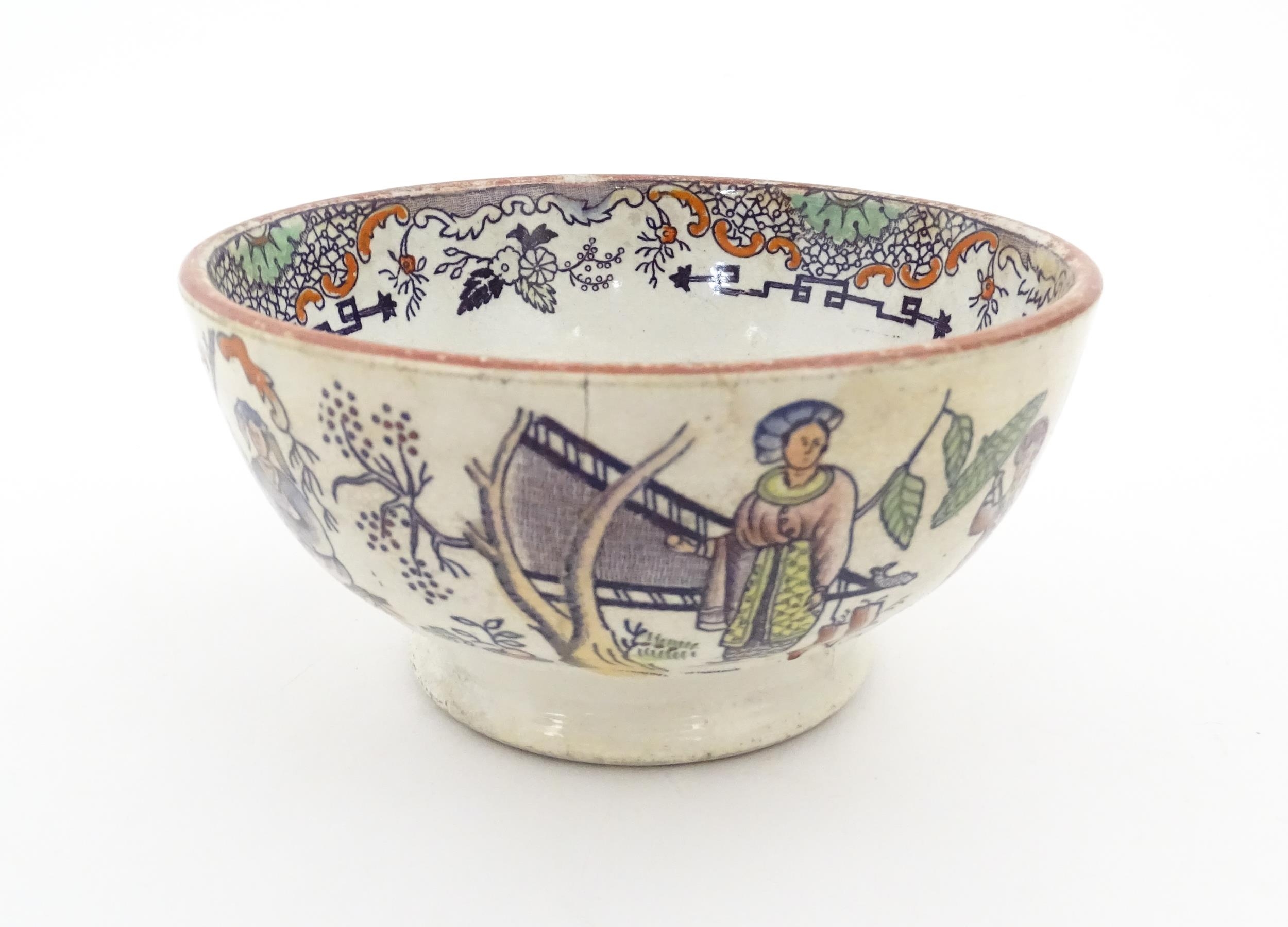 A Scottish bowl with Chinoiserie depicting figures in a landscape. Possibly Bell's Pottery. - Image 9 of 11