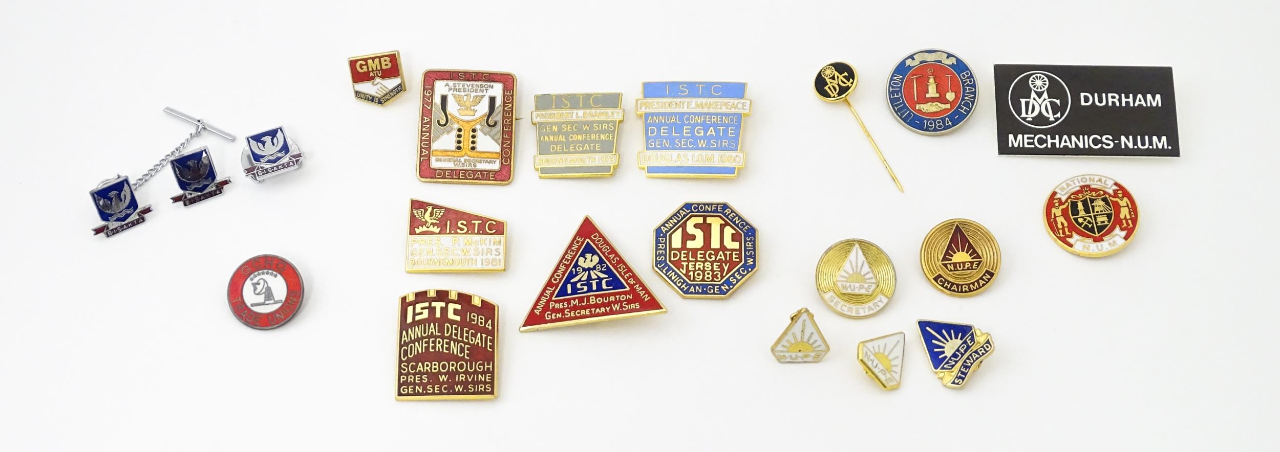 Trade Union Interest: a quantity of assorted badges, pins, etc. to include National Union of